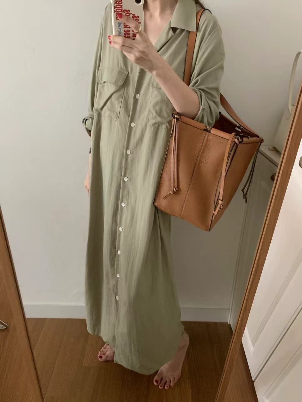 한국 스타일 루즈핏 미니멀리즘 느긋한 바람 더블 주머니 싱글 줄 버튼 긴팔 셔츠 드레스 상세 이미지 4