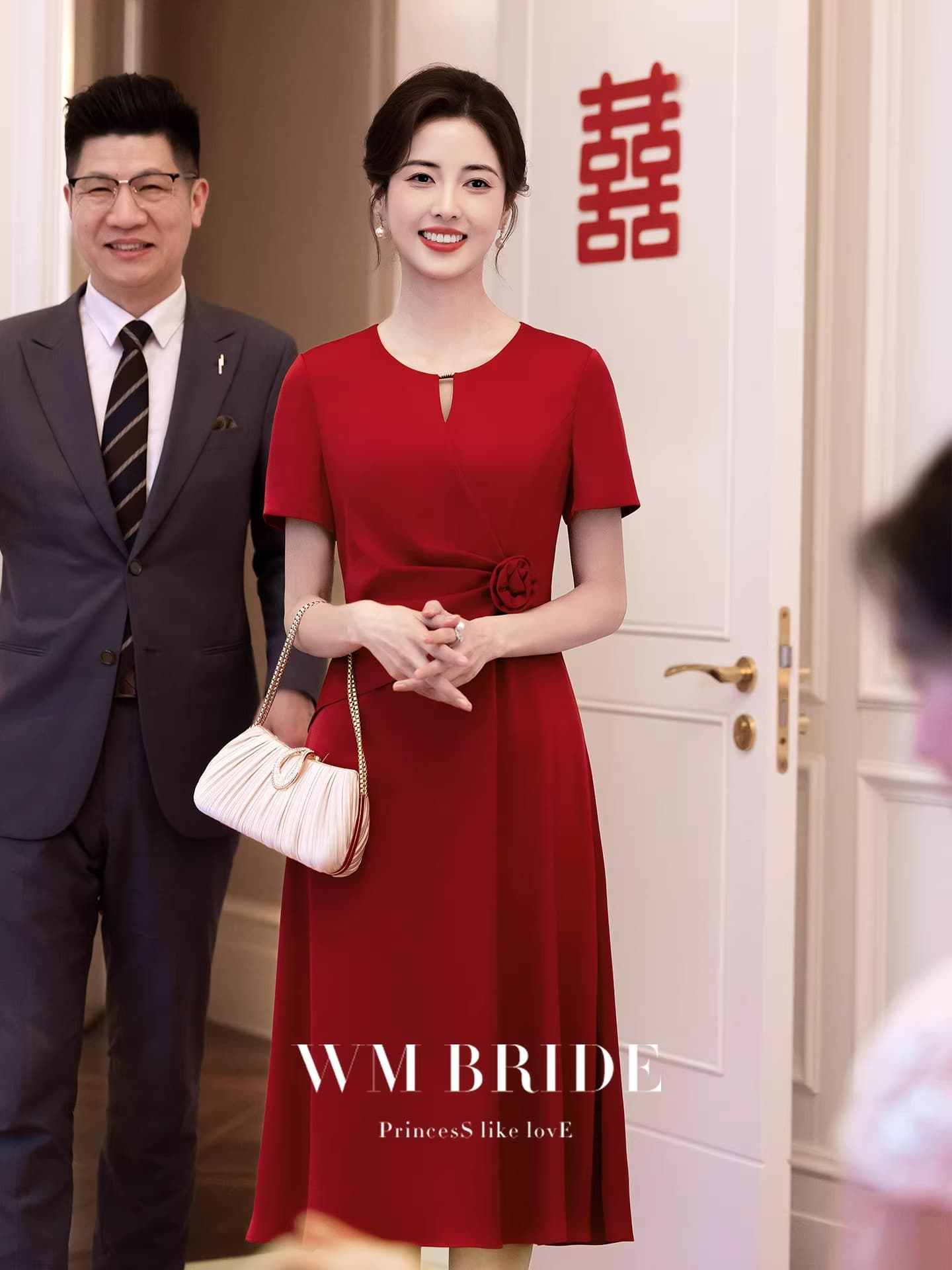 고급 안녕하세요. 시어머니 결혼 연회 로드 중 2026 새로운 영 안녕하세요. 엄마 품격 드레스 이미지 3