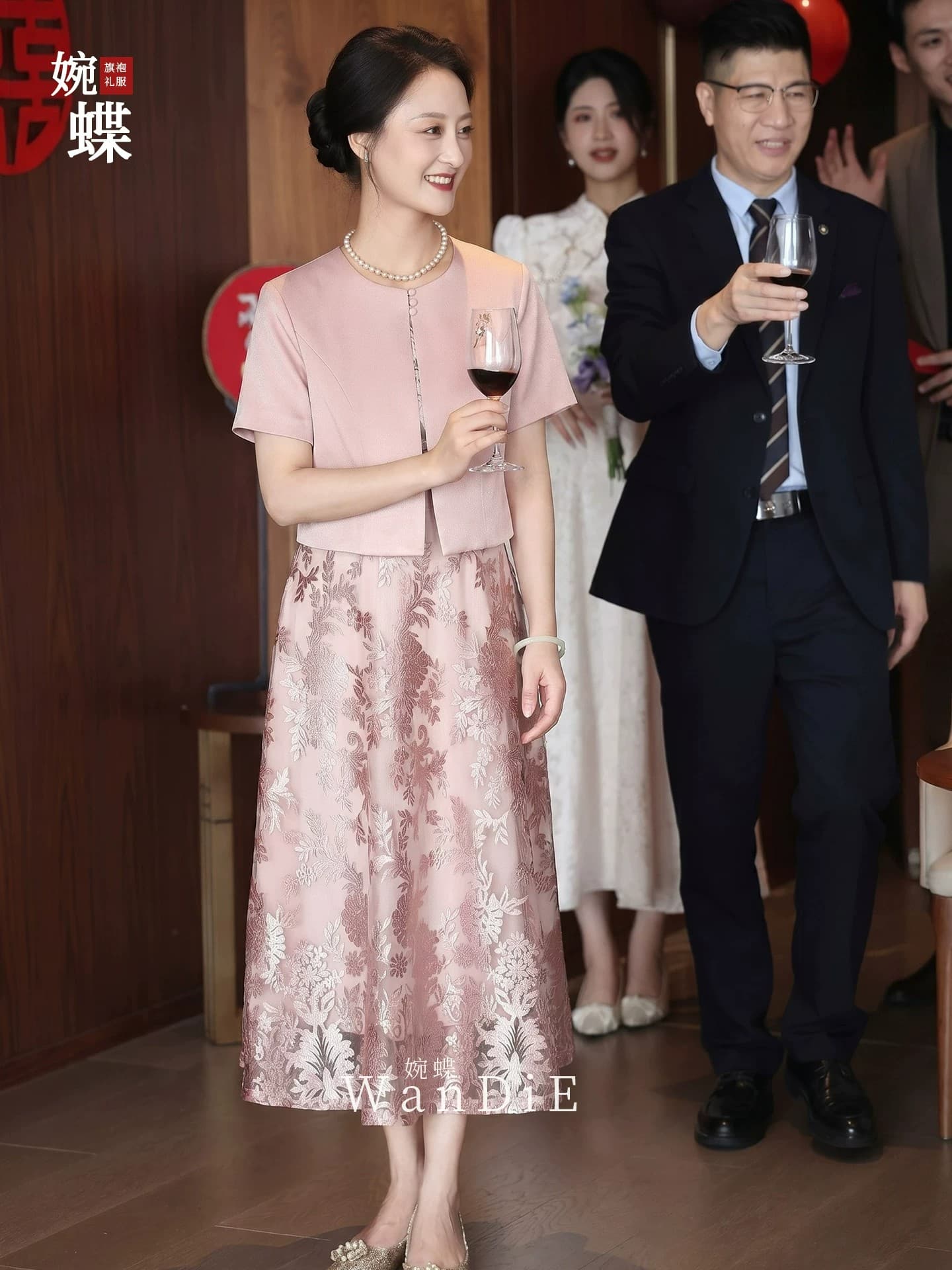 아세트산 엄마 결혼 연회 예복 2026 새로운 치파오 고귀한 영 고급 센스 작은 키 결혼 안녕하세요. 시어머니 로드 중