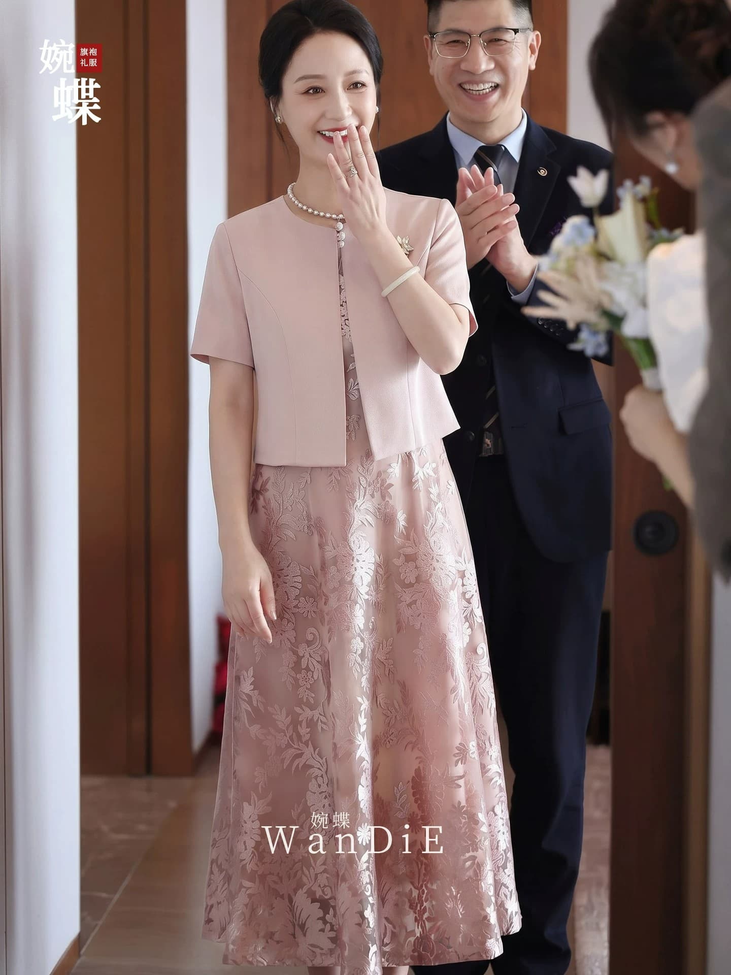 아세트산 엄마 결혼 연회 예복 2026 새로운 치파오 고귀한 영 고급 센스 작은 키 결혼 안녕하세요. 시어머니 로드 중 이미지 2