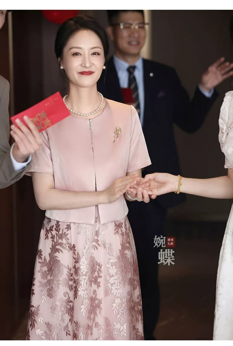 아세트산 엄마 결혼 연회 예복 2026 새로운 치파오 고귀한 영 고급 센스 작은 키 결혼 안녕하세요. 시어머니 로드 중 상세 이미지 11