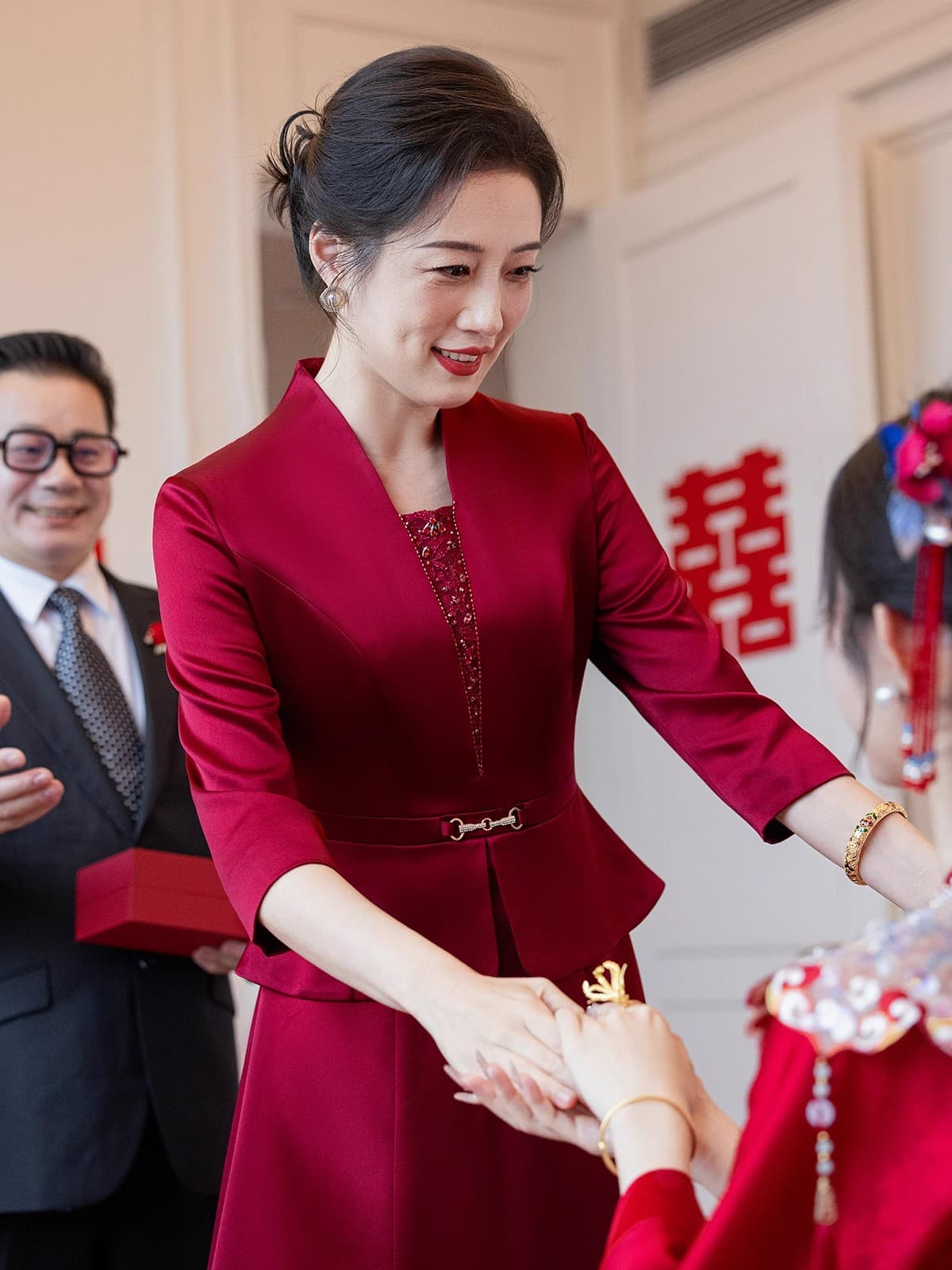 안녕하세요. 시어머니 결혼 연회 로드 중 2026 새로운 결혼 고급 엄마 토스트 예복 치파오 여성 드레스 이미지 4