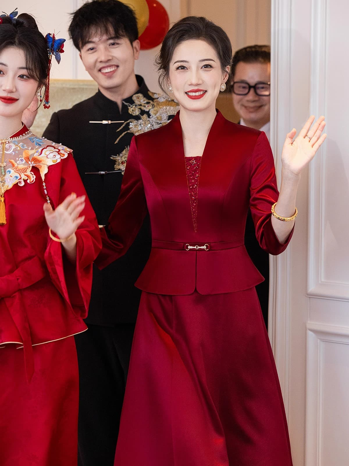 안녕하세요. 시어머니 결혼 연회 로드 중 2026 새로운 결혼 고급 엄마 토스트 예복 치파오 여성 드레스 이미지 2