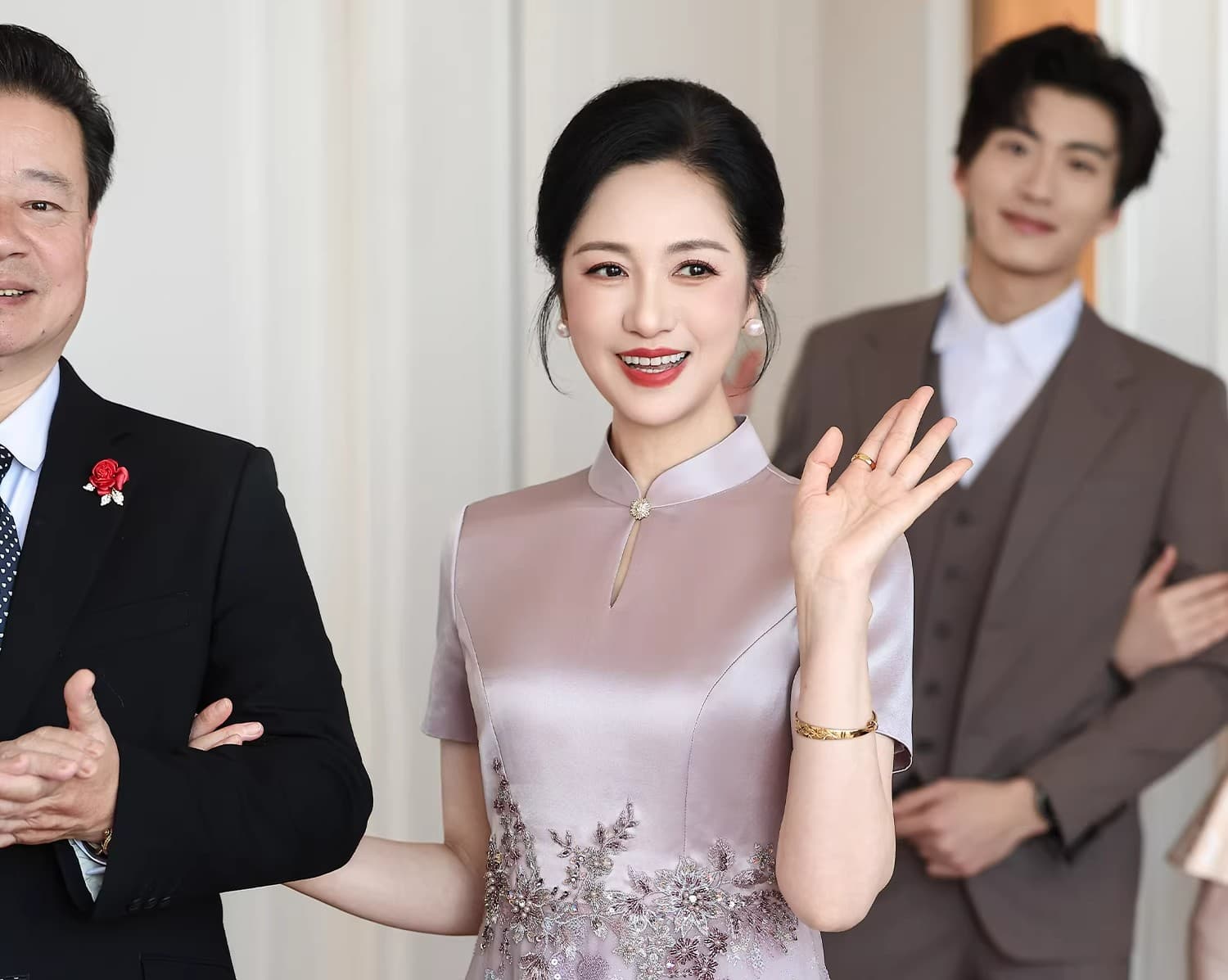 2026 새로운 고급 엄마 결혼 연회 예복 국풍 개선 안녕하세요. 시어머니 치파오 드레스 상세 이미지 2