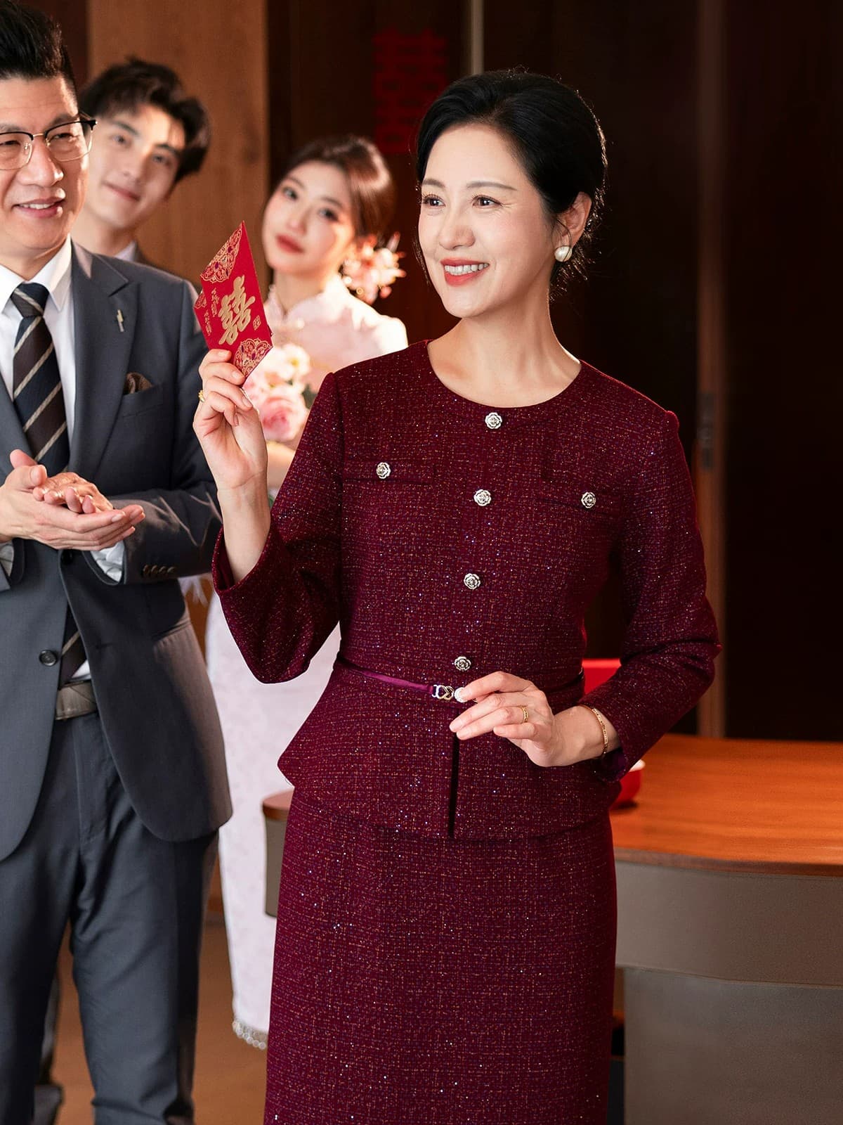 2026 가을 엄마 결혼 예복 보라색 연령 감소 안녕하세요. 시어머니 고귀한 결혼 연회 예복 치마 새로운 이미지 5