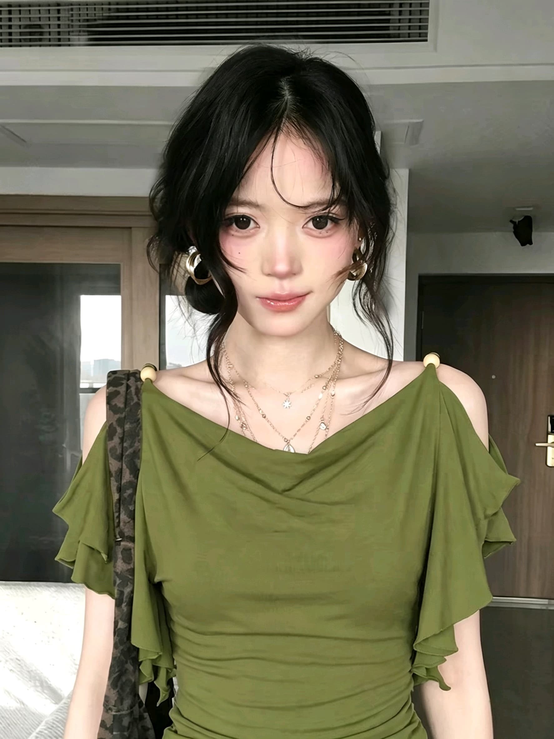 도파민 녹색 흔들다 칼라 프릴 오프숄더 티셔츠 여성 여름 착용 가져 가라. 품격 핫걸 바람 허리 수축 슬림해 보이는 맨위 상세 이미지 1