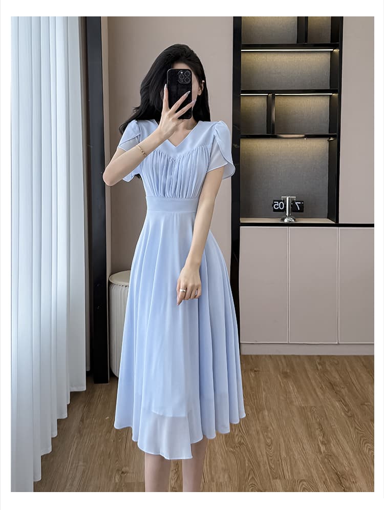 2026 년 여름 프랑스식 그는 벤 바람 미니멀리즘 패션 드레스 새로운 외국 가스 연령 감소 슬림해 보이는 중간 길이 치마 상세 이미지 13
