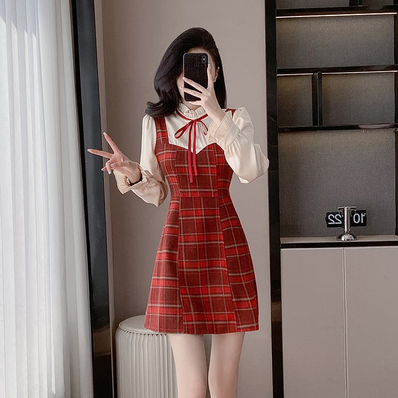 2026 작은 샤넬 스타일 드레스 빨간색 체크무늬 슬립 그는 벤 바람 부유 한 가족 천 골드 한 마디 짧은 치마 가을과 겨울 여성 이미지 2