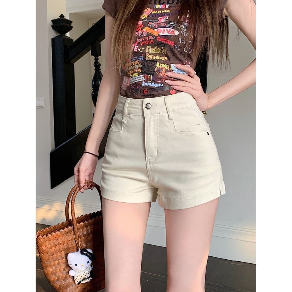 핫걸 섹시함 신축성 데님 반바지 여성 2026 여름 새로운 디자인 센스 하이웨이스트 몸매 가꾸기 슬림해 보이는 핫 바지 chic 이미지 2