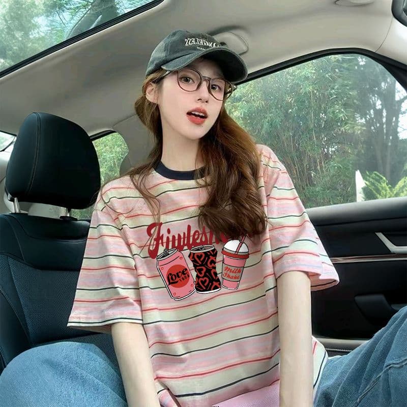 출산 착용 스트라이프 반팔 티셔츠 2026 새로운 여름 아메리칸 재미있는 만화 프린트 디자인 센스 루즈핏 맨위