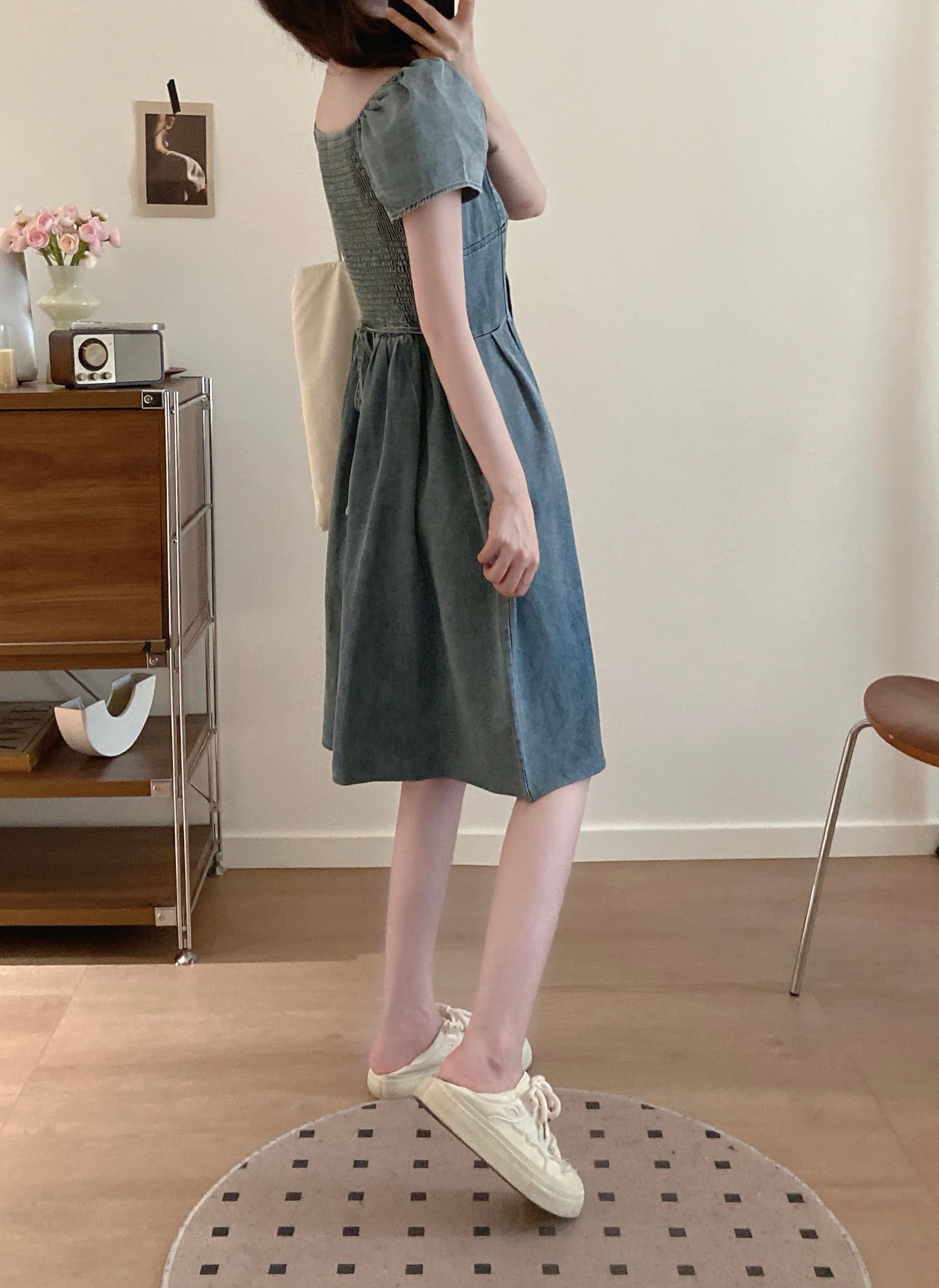 빅 사이즈 여성 의류 새로운 부드러운 한 부서 바람 광장 칼라 데님 거품 소매 싱글 줄 버튼 허리 수축 슬림해 보이는 품격 드레스 상세 이미지 23