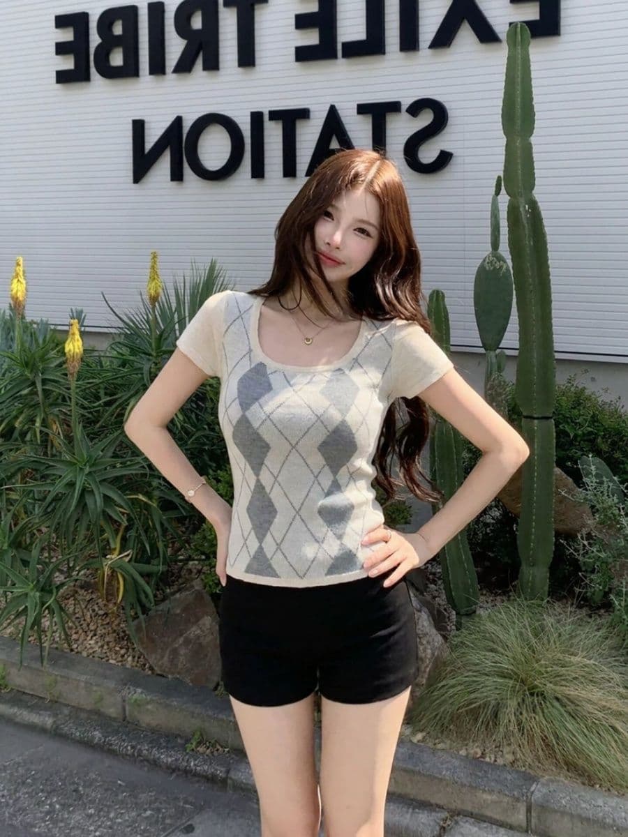 학원 스타일 레트로 링 그리드 니트 반팔 티셔츠 여성 순수한 욕망 홀로우 아웃 몸매 가꾸기 슬림해 보이는 맨위