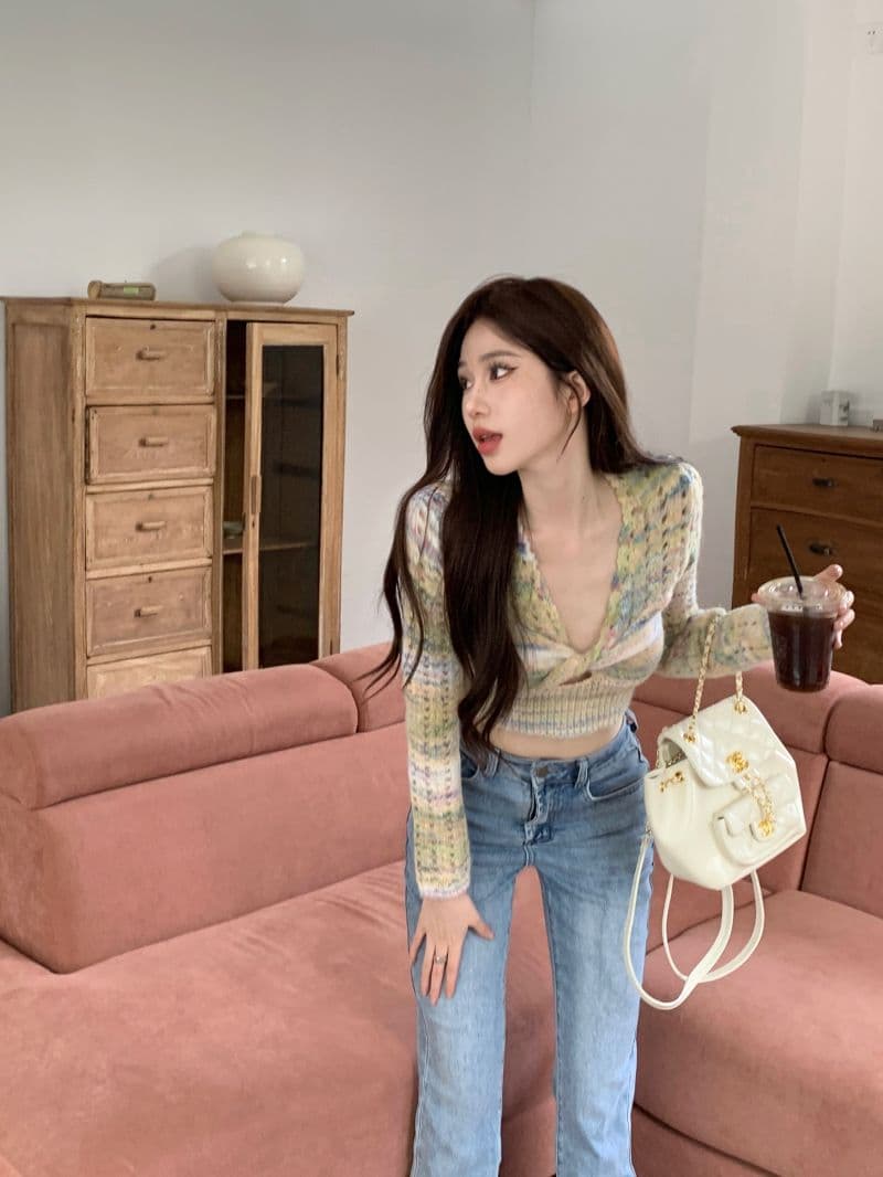 모네 정원 디자인 센스 비틀림 홀로우 아웃 니트 스웨터 V넥 쇼트 스타일 하이웨이스트 긴팔 달콤한 핫걸 맨위 상세 이미지 12
