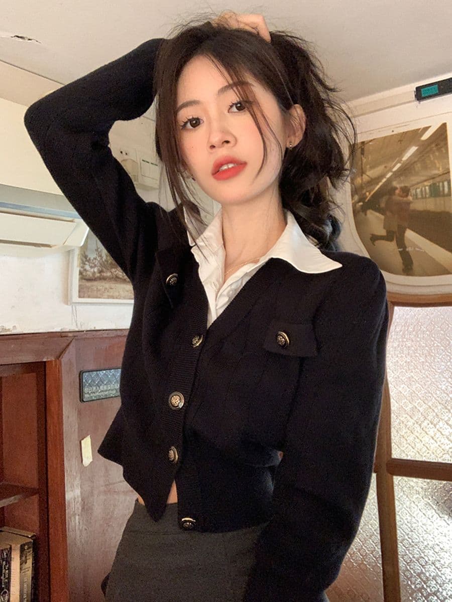 페이크 레이어드 쇼트 스타일 니트 스웨터 여성 2026 새로운 POLO 칼라 몸매 가꾸기 디자인 센스 작은 대중 오픈 가디건 맨위
