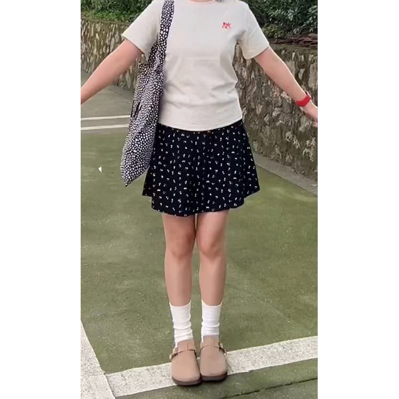 검정색 캐주얼 꽃무늬 미니 스커트 여성 여름 새로운 표지 배 슬림해 보이는 배 종류 몸 한 마디 반신 스커트 상세 이미지 9
