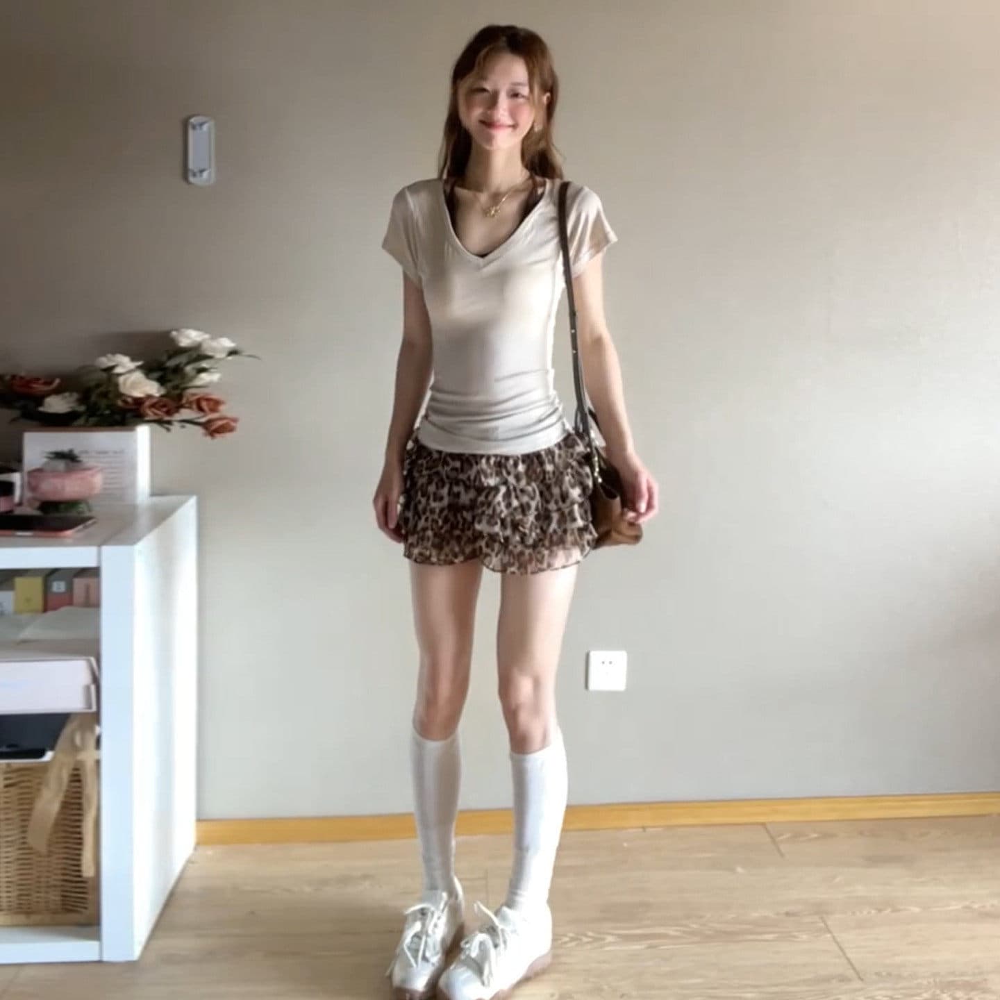 자이언트 잘 생긴 드레스 아이들 여름 2026 새로운 한 부서 착용 가져 가라. 반팔 티셔츠 레오파드 무늬 반신 미니 스커트 세트 상세 이미지 3