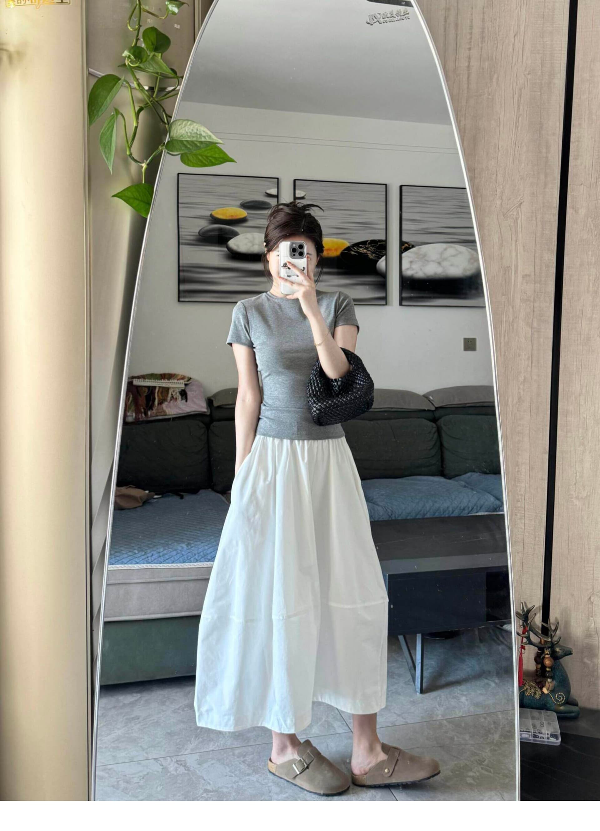 한 부서 느슨함 센스 캐주얼 스포츠 슈트 여성 여름 미니멀리즘 몸매 가꾸기 반팔 티셔츠 한 마디 반신 롱 스커트 투피스 세트 상세 이미지 2