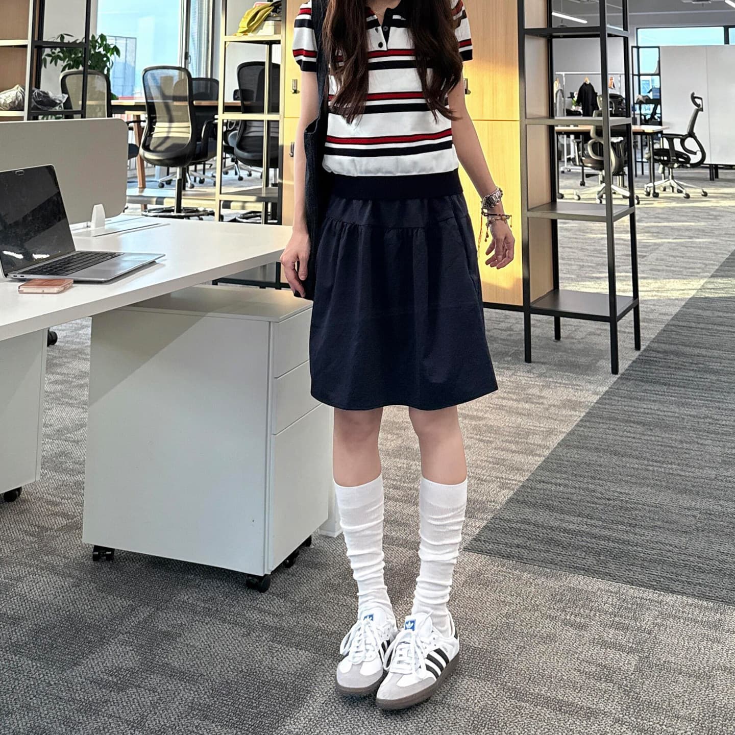 자이언트 잘 생긴 ~ 중 짧은 반 스커트 여성 빅 사이즈 해군 표지 배 치마 꽃밭 한 마디 반신 스커트 여름 이미지 2