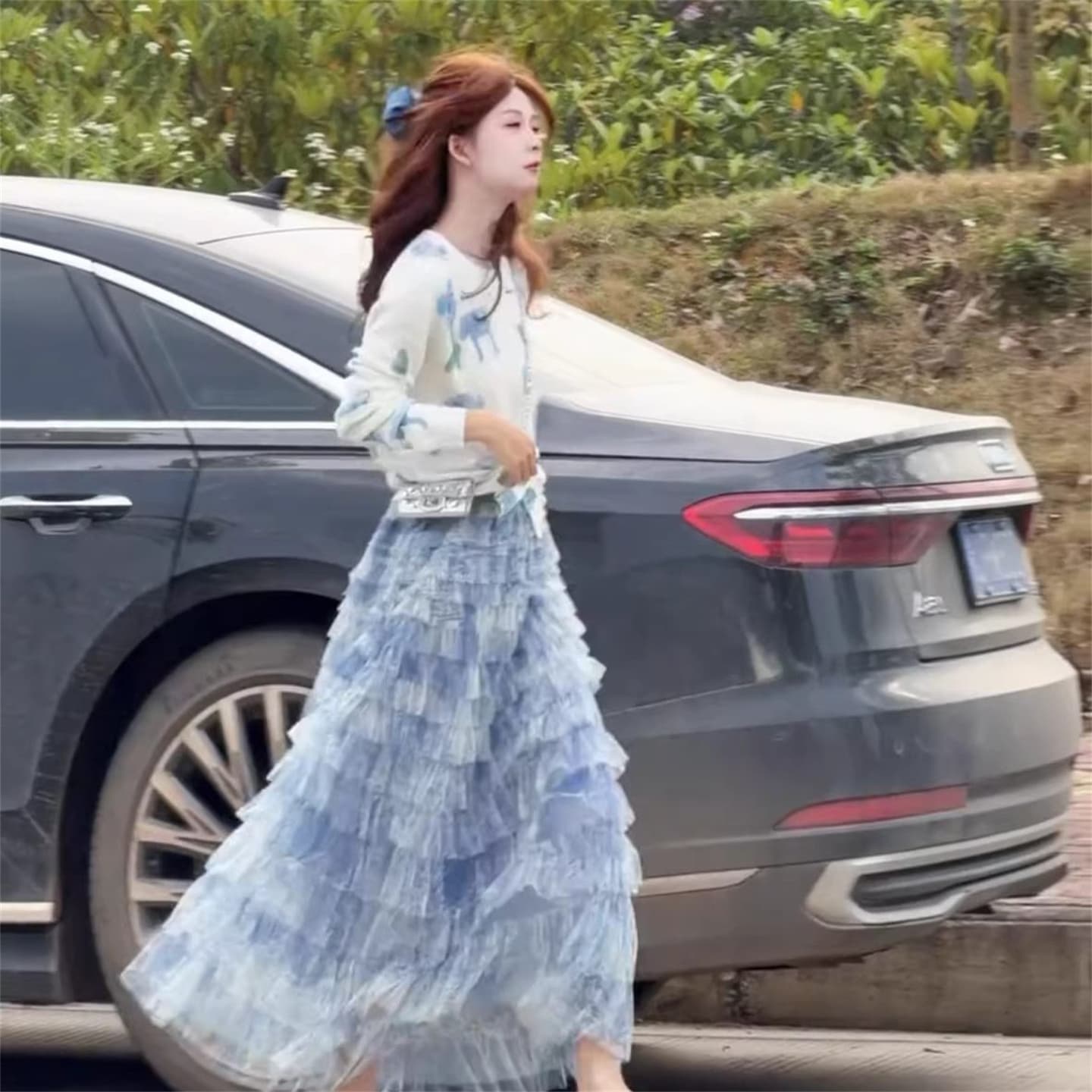 파란색 망사 케이크 반신 스커트 여성 가을과 겨울 다중 레이어 프릴 퍼프 스커트 슬림해 보이는 연령 감소 디자인 센스 롱 스커트 이미지 4
