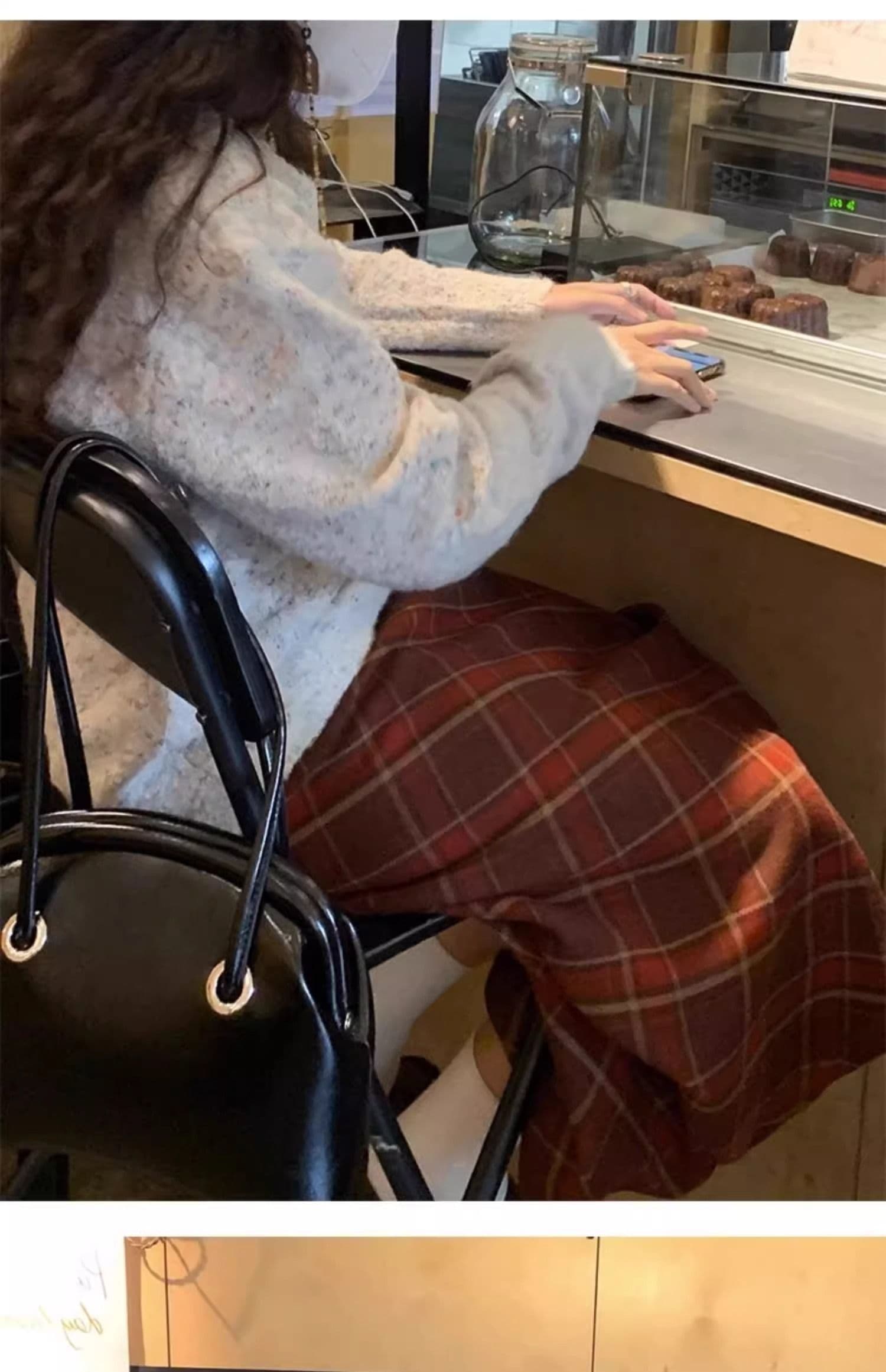 품격 레트로 앤 코라 빨간색 체크무늬 모직 반신 스커트 여성 가을 겨울 새로운 하이웨이스트 슬림해 보이는 한 마디 중간 길이 스커트 상세 이미지 4