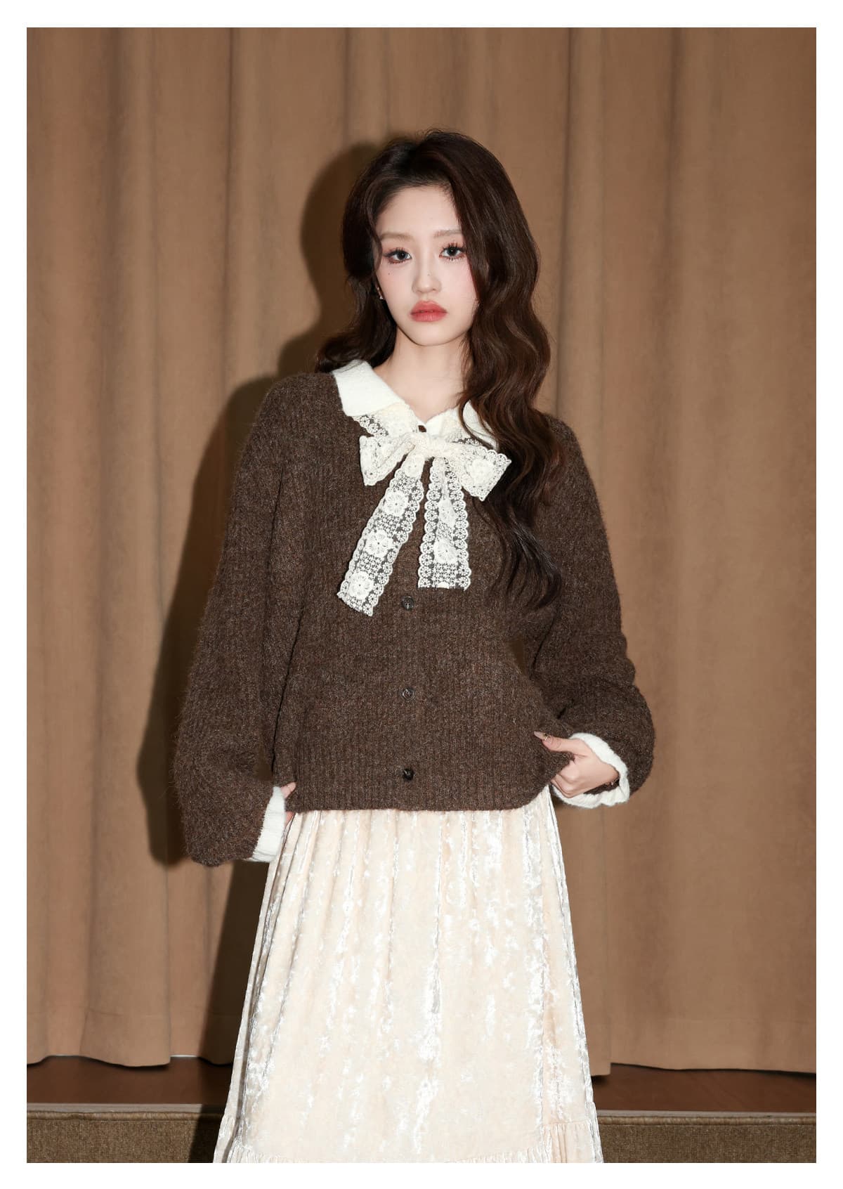 커피 색상 폴로 칼라 페이크 레이어드 스웨터 여자 가을 겨울 2026 겨울 새로운 두꺼운 니트 카디건 코트 쇼트 스타일 맨위 상세 이미지 6