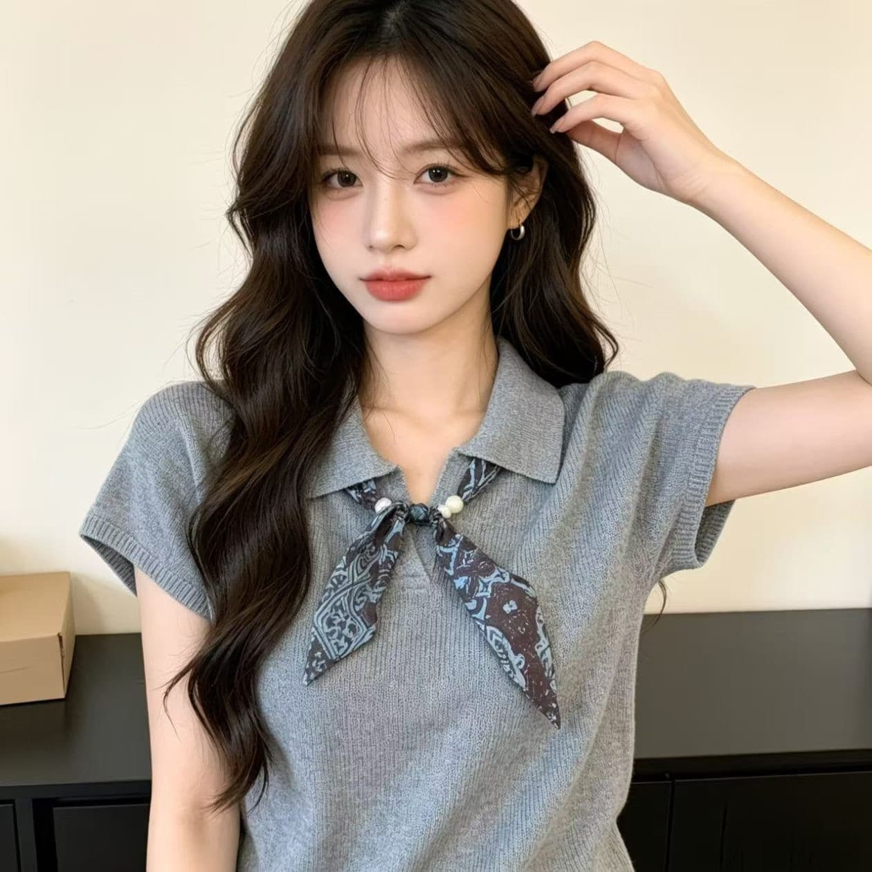 오래된 돈 바람 POLO 칼라 스카프 반팔 니트 스웨터 여성 초기 여름 한 부서 디자인 센스 얇은 스타일 슬림해 보이는 품격 맨위 이미지 2