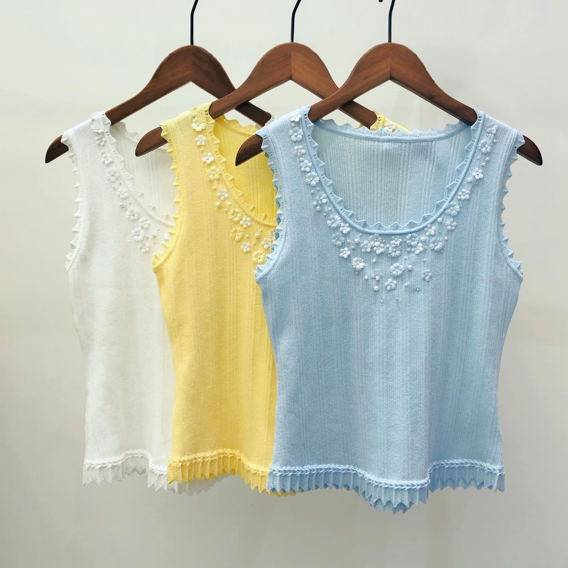 2026 아모이 지불 3 차원 꽃 무거운 작업 주문 구슬 니트 맨위 다용도 민소매 얼음 실크 조끼 여성 짧은