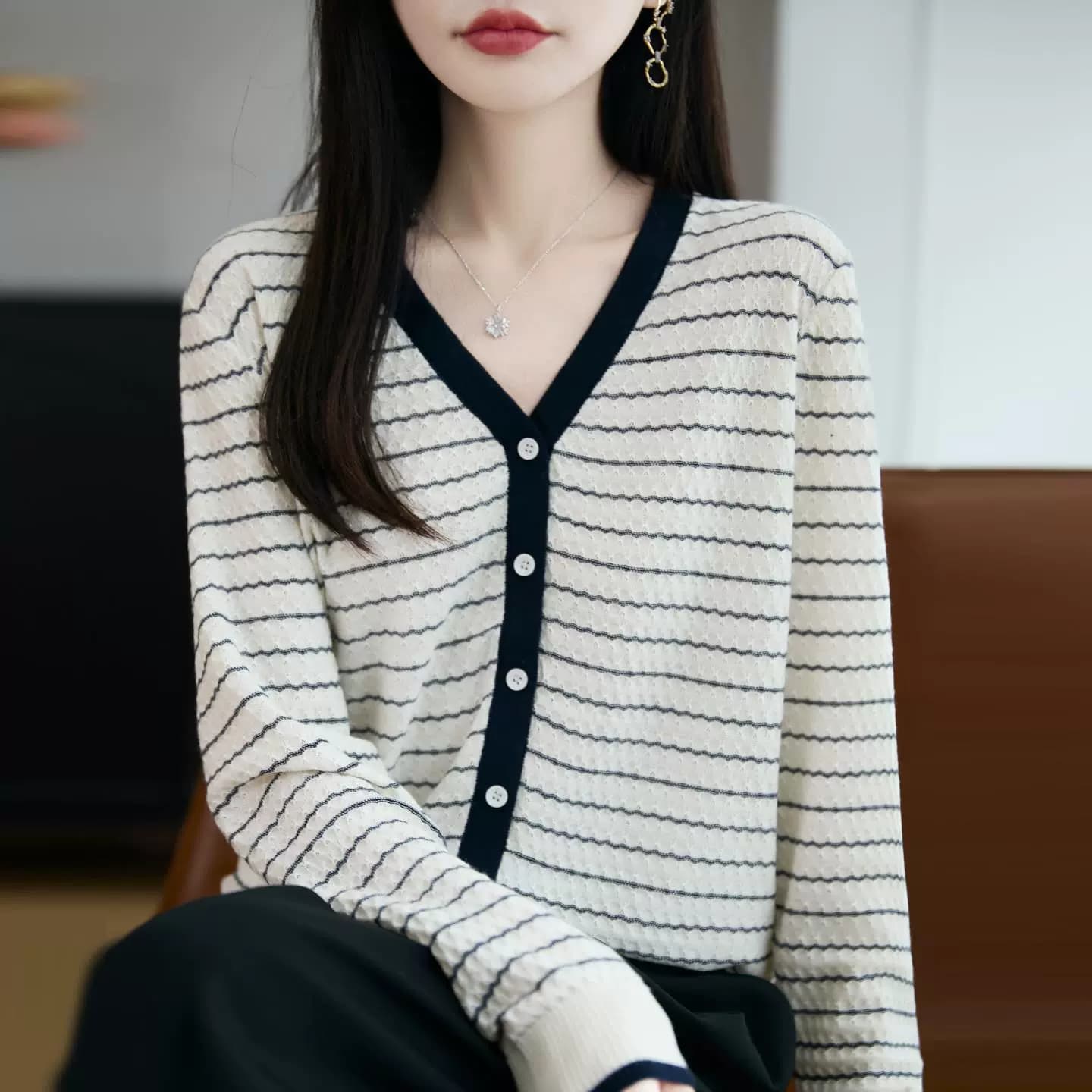 가을 새로운 스트라이프 오픈 가디건 여성 V넥 약화 된 양모 니트 재킷 루즈핏 슬림해 보이는 외부 가져 가라. 양모 니트 스웨터