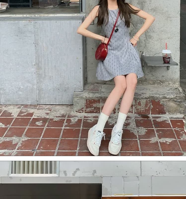 2026 년 여름 한 스타일 학원 스타일 회색 민소매 도트 무늬 드레스 한 마디 조끼 스커트 슬림해 보이는 품격 미니 스커트 상세 이미지 12