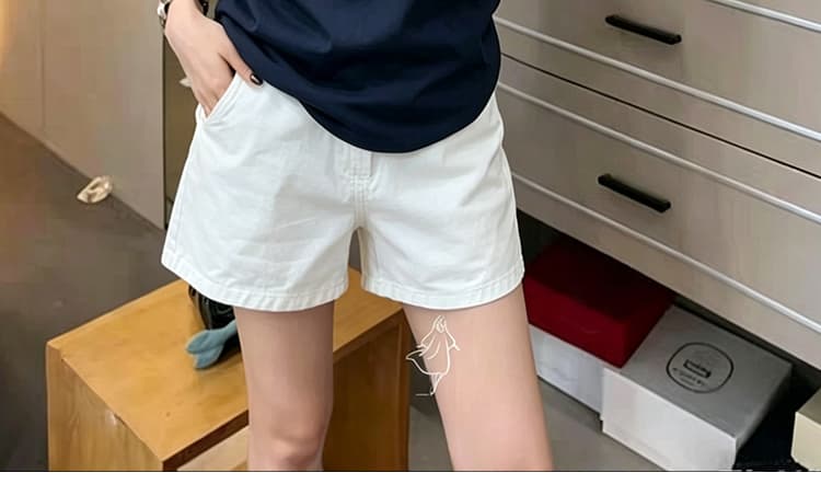2026 년 패션 외국 가스 캐주얼 스포츠 슈트 여성 프린트 배색 반팔 티셔츠 화이트 복부 지지 반바지 세트 상세 이미지 20