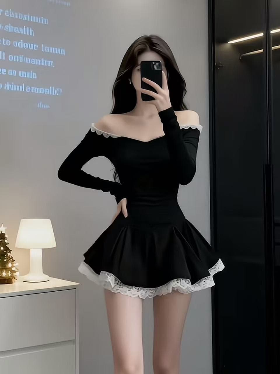 검정색 명문 여성 품격 오프숄더 몸매 가꾸기 드레스 2026 봄 새로운 튜브탑 허리 수축 예복 미니 스커트 여성 의류