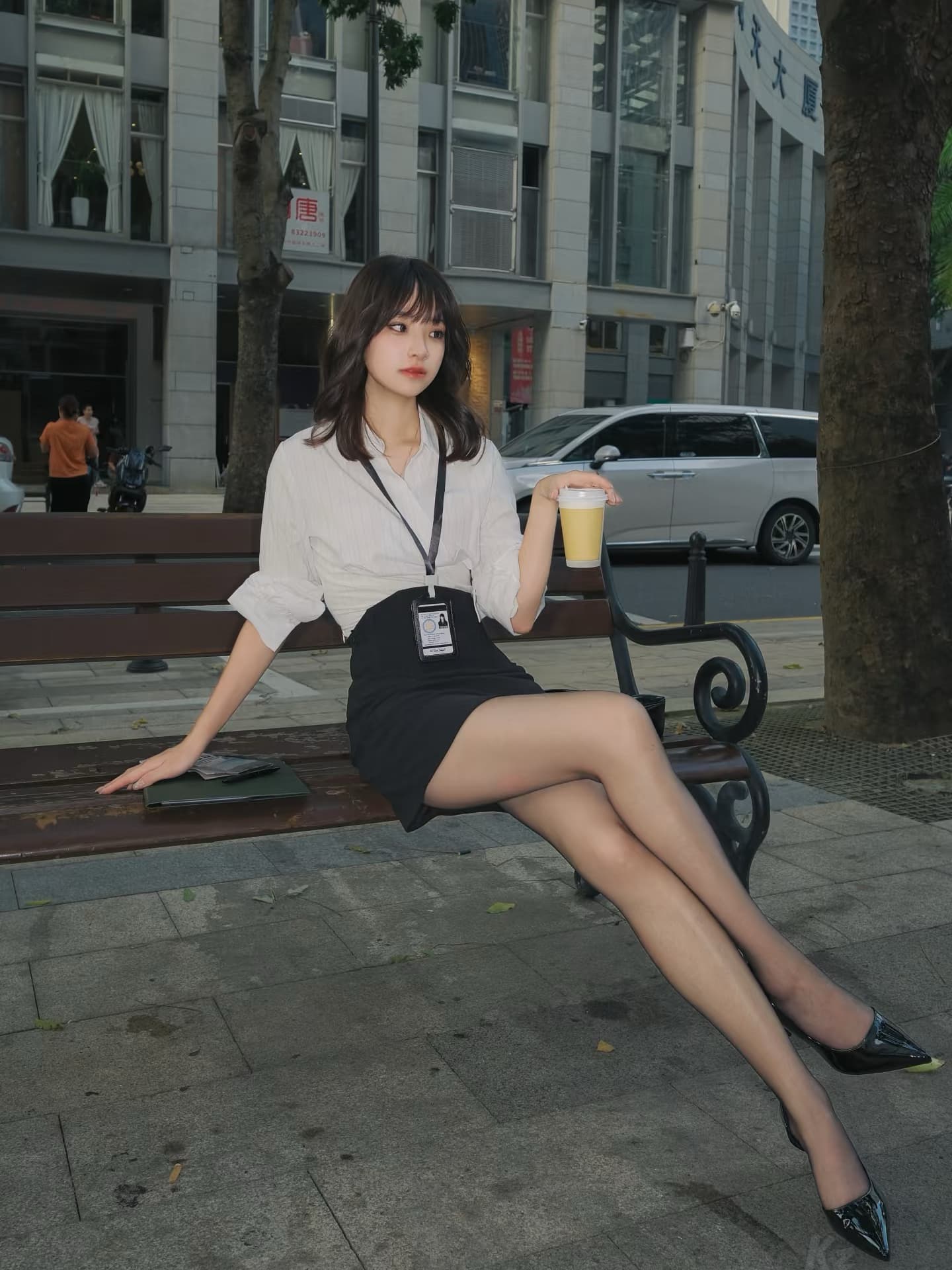 로얄 자매 직장 세트 몸매 가꾸기 슬림해 보이는 화이트 긴팔 셔츠 맨위 생선뼈 허리 수축 해군 타이트 스커트 반 스커트 이미지 4