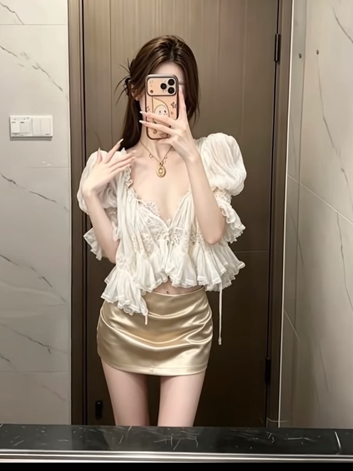 새로운 디자인 센스 레이스 조각 V넥 오픈 가디건 경기 슬림해 보이는 반바지 세트 상세 이미지 3