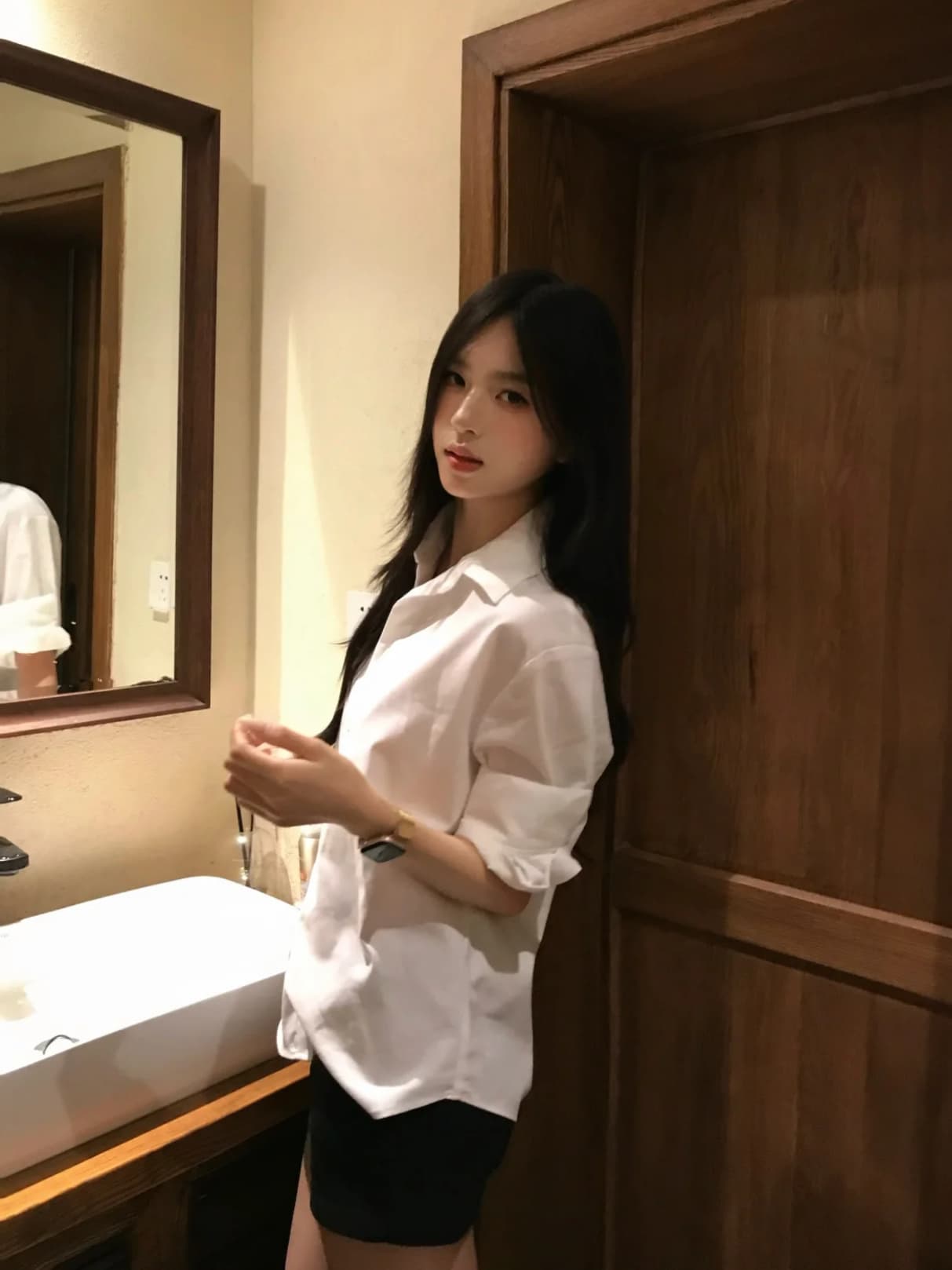 순수한 욕망 느긋한 자외선 차단 화이트 셔츠 루즈핏 얇은 스타일 캐주얼 긴팔 맨위 검정색 반바지 세트 상세 이미지 3