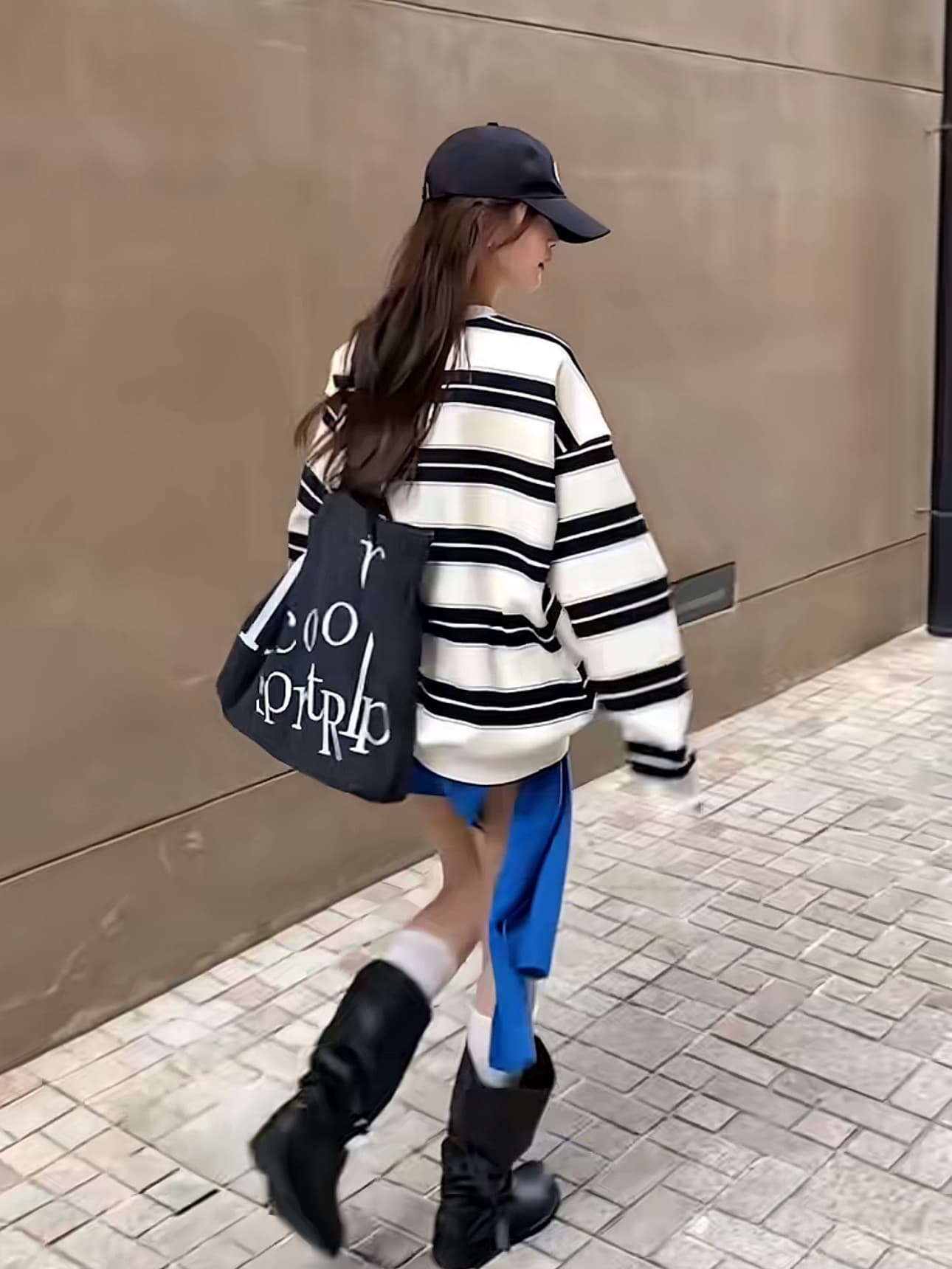 아메리칸 레트로 스트라이프 배색 라운드 넥 긴팔 루즈핏 후드티 여성 하이웨이스트 슬림해 보이는 반바지 세트 이미지 3