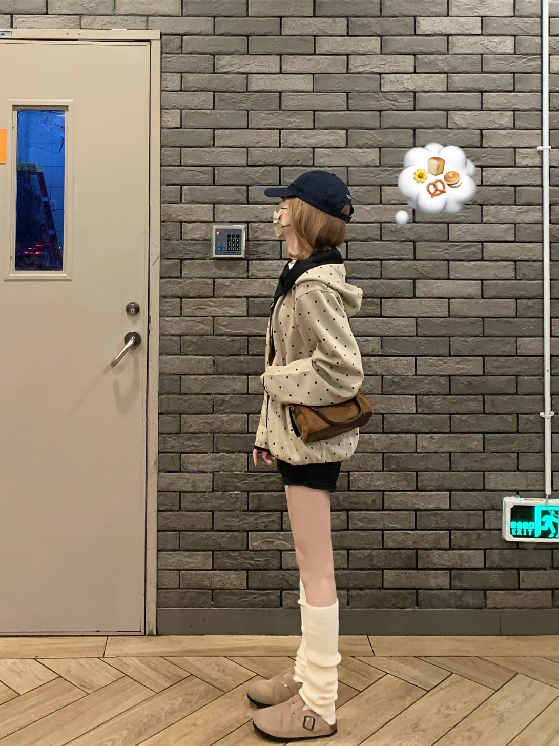 도트 무늬 후드 오픈 가디건 디자인 센스 배색 검은 색 테두리 캐주얼 루즈핏 재킷 다용도 검정색 반바지 세트 이미지 2