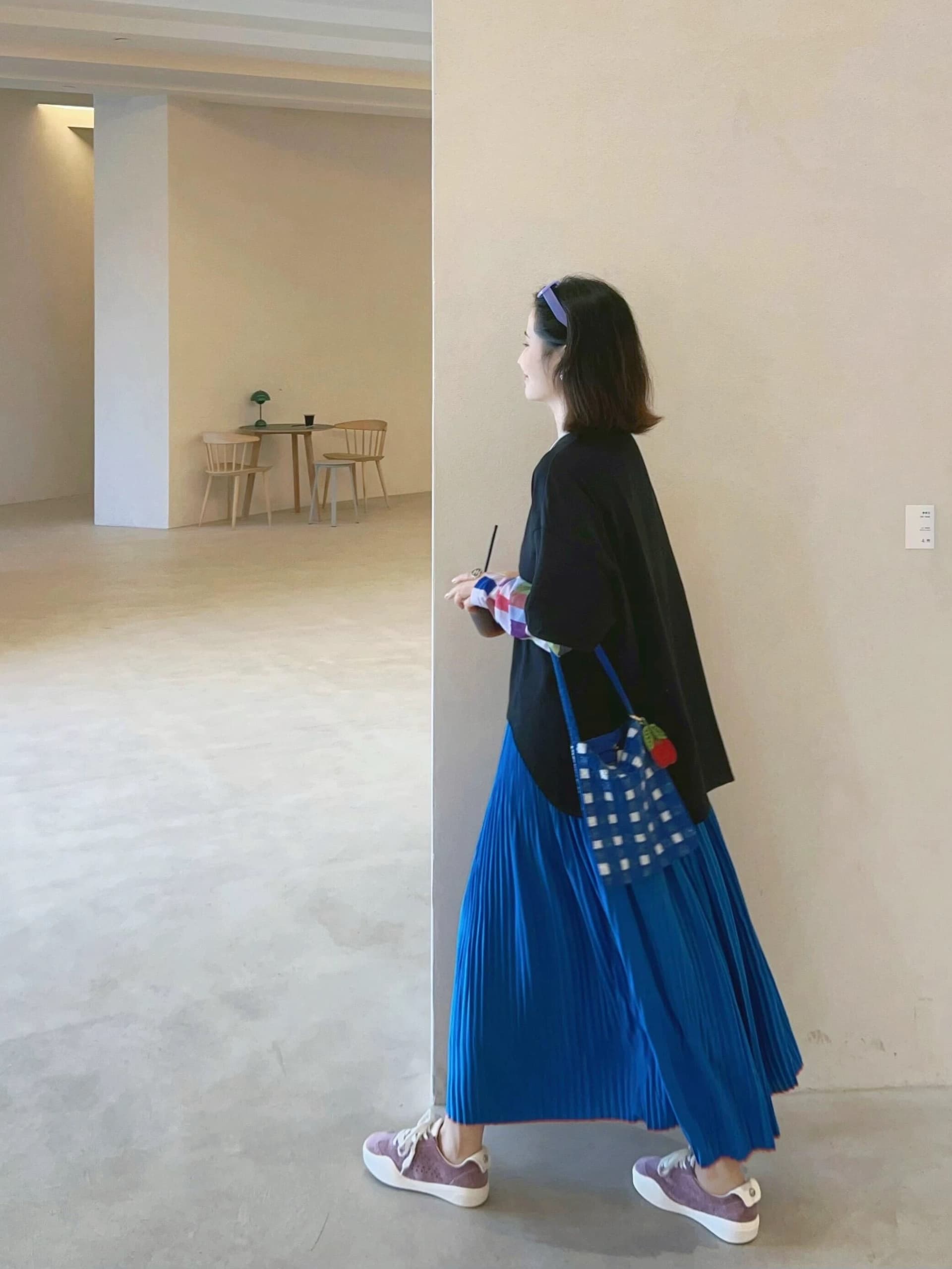 여름 섹션 톰 글 래 원인 파란색 플리츠 반신 스커트 여성 봄 가을 2026 새로운 아름다운 도파민 플리츠 한 마디 롱 스커트 이미지 3