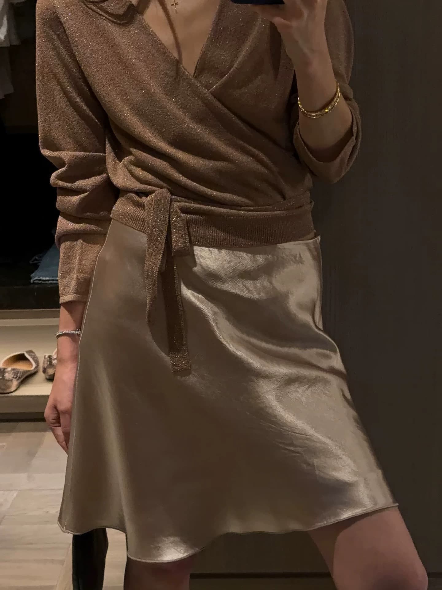 의존 작곡하다 keep kapu 화이트 여성 주말 아세트산 허리밴드 부드러운 한 마디 중간 스커트 물결무늬 측면 반신 스커트 여성 상세 이미지 5