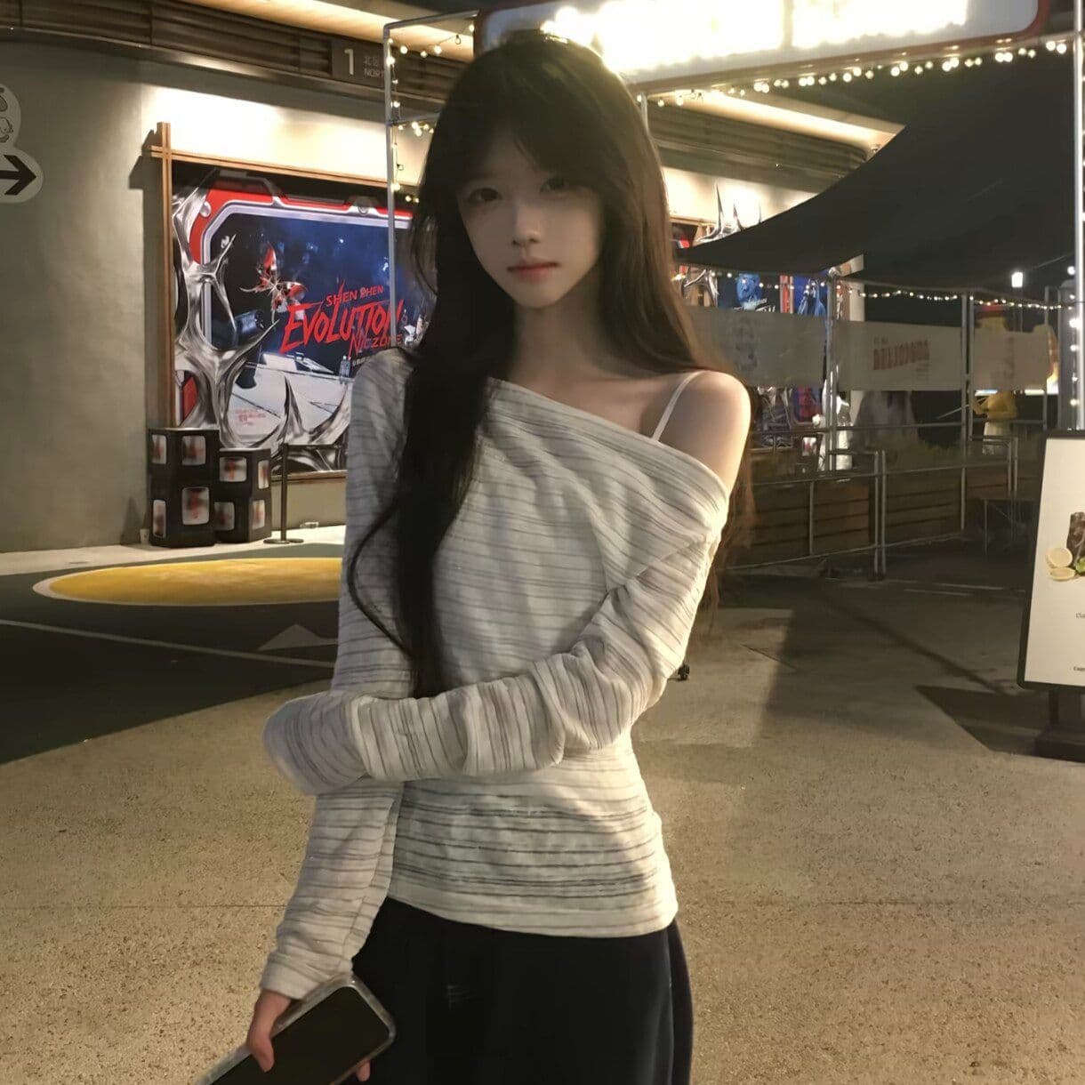 핫걸 스트라이프 비스듬한 어깨 긴팔 자외선 차단 블라우스 여성 여름 새로운 얇은 스타일 오프숄더 몸매 가꾸기 슬림해 보이는 느긋한 바람 맨위 상세 이미지 2