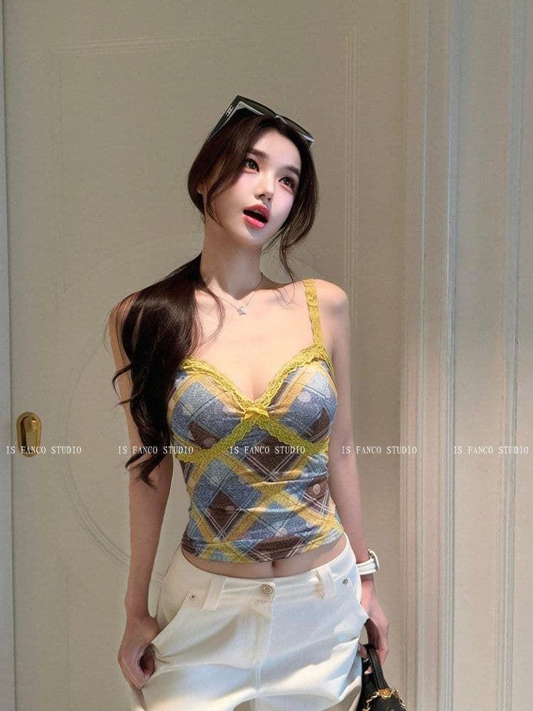 황색 섹시함 V넥 슬립 여성 2026 여름 레이스 체크무늬 패치워크 디자인 센스 허리 수축 몸매 가꾸기 쇼트 스타일 맨위 상세 이미지 3