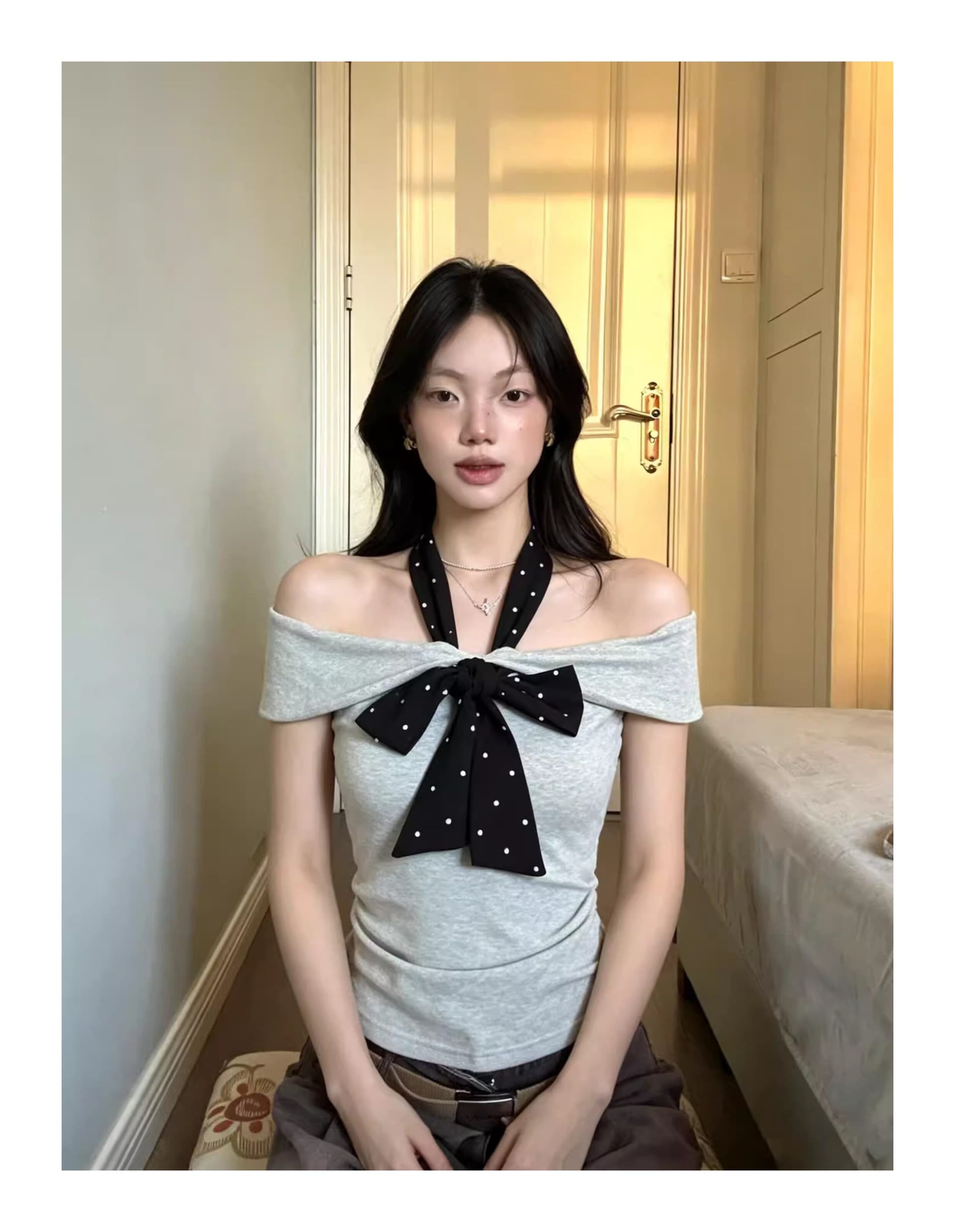 灰度 도트 무늬 한 부서 품격 티셔츠 여성 여름 새로운 회색 오프숄더 반팔 몸매 가꾸기 슬림해 보이는 맨위 상세 이미지 2