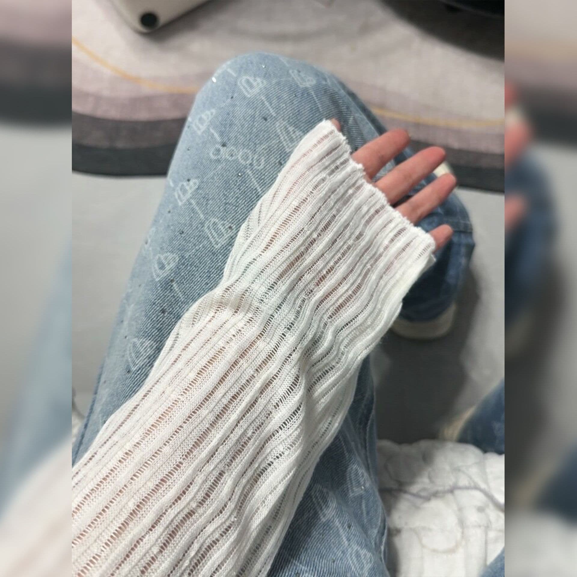 망사 눈꽃 홀로우 아웃 긴팔 V넥 티셔츠 여성 여름 새로운 루즈핏 느긋한 자외선 차단 통기성 블라우스 맨위 이미지 2