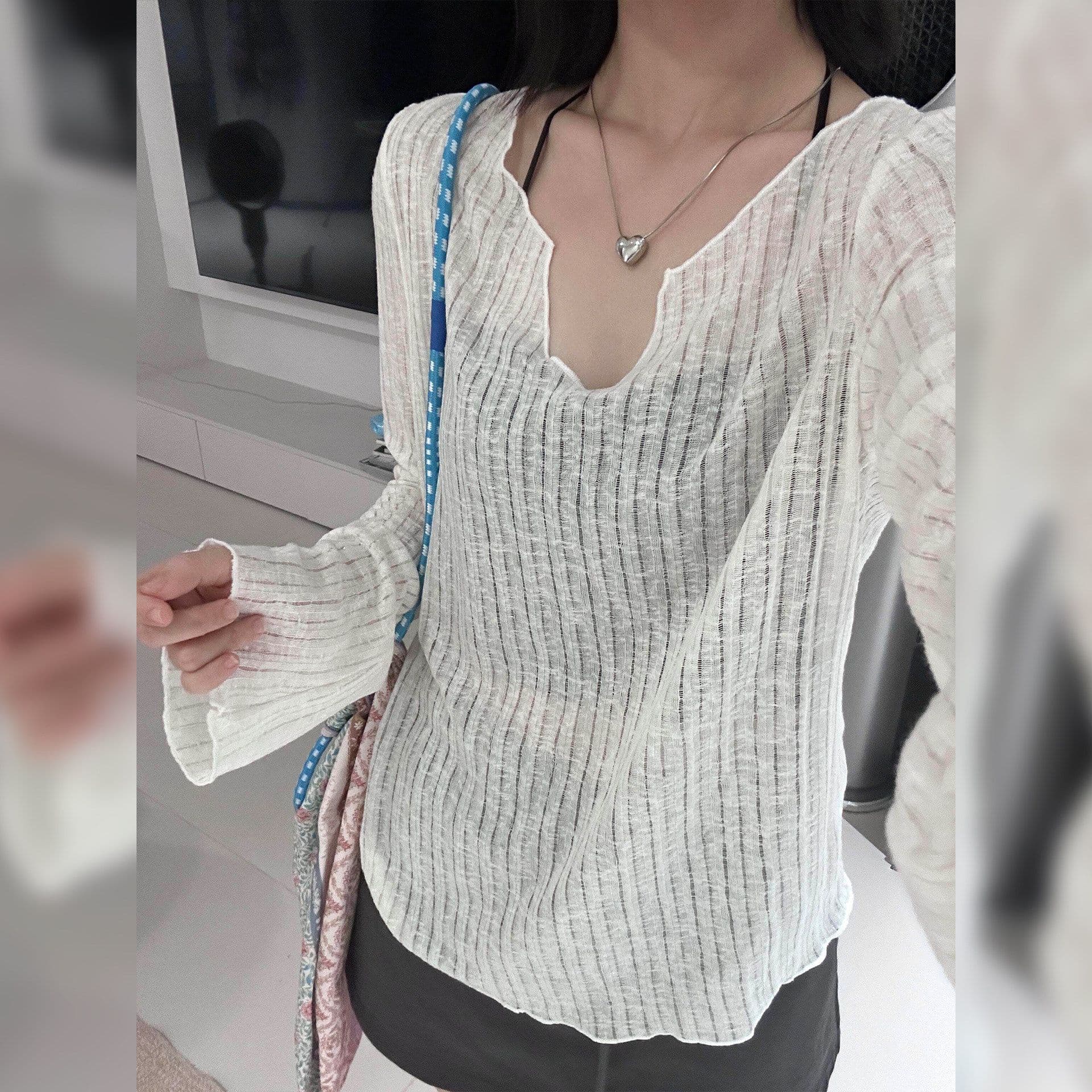망사 눈꽃 홀로우 아웃 긴팔 V넥 티셔츠 여성 여름 새로운 루즈핏 느긋한 자외선 차단 통기성 블라우스 맨위 이미지 4