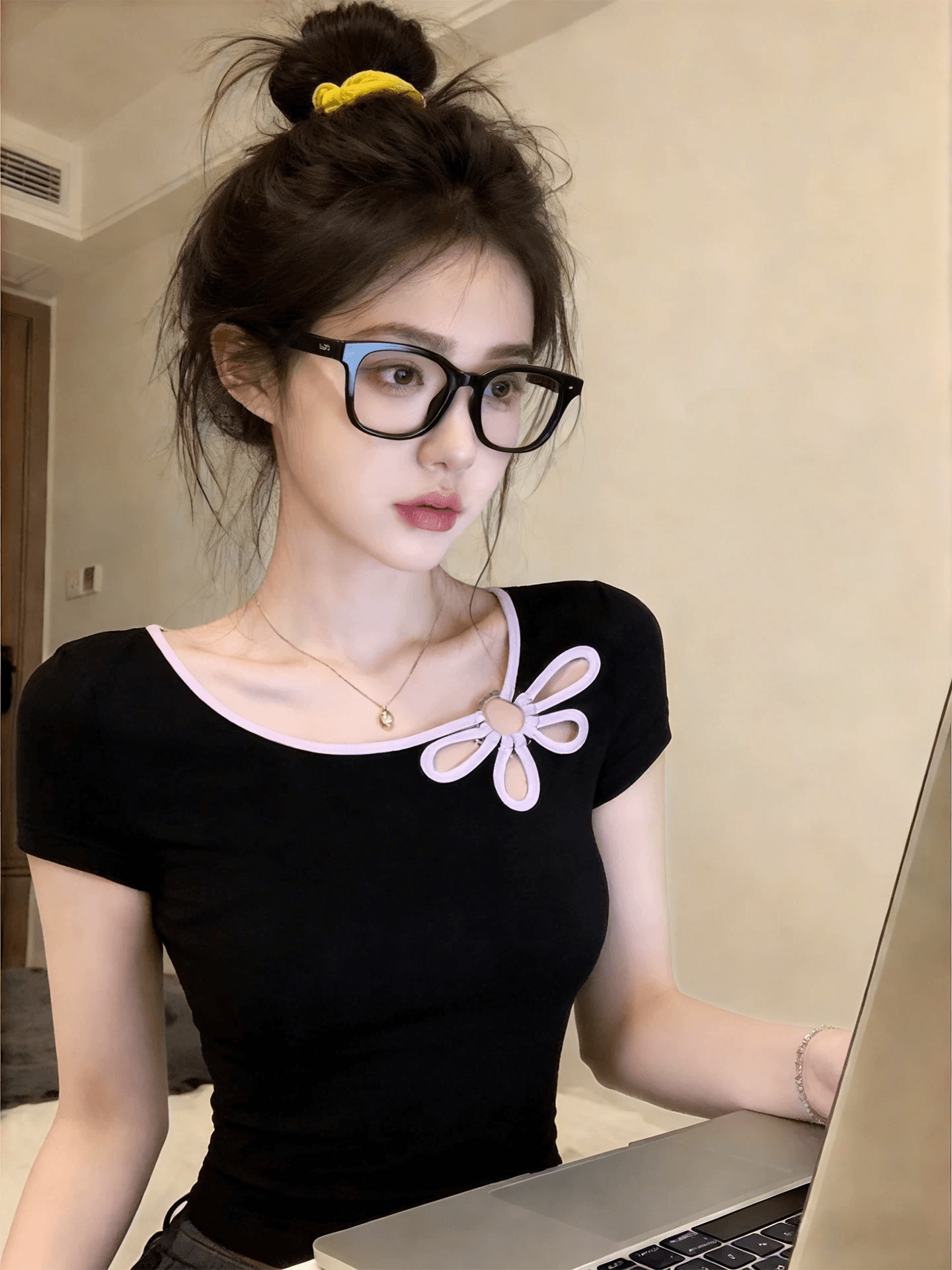40 오스트리아 세대 서울 220 그램 순면 아메리칸 검정색 홀로우 아웃 꽃 긍정적 인 어깨 반팔 티셔츠 상세 이미지 1