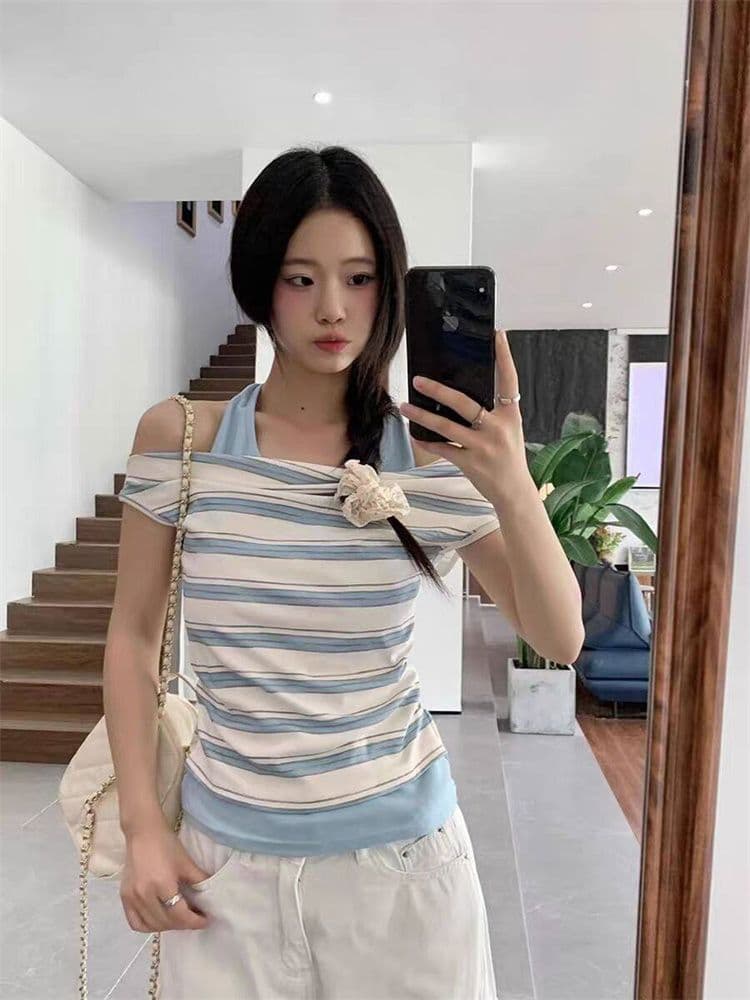 원본 원단 달콤한 매운맛 페이크 레이어드 행침 목 오프숄더 반팔 티셔츠 여성 여름 스트라이프 디자인 다용도 슬림해 보이는 맨위