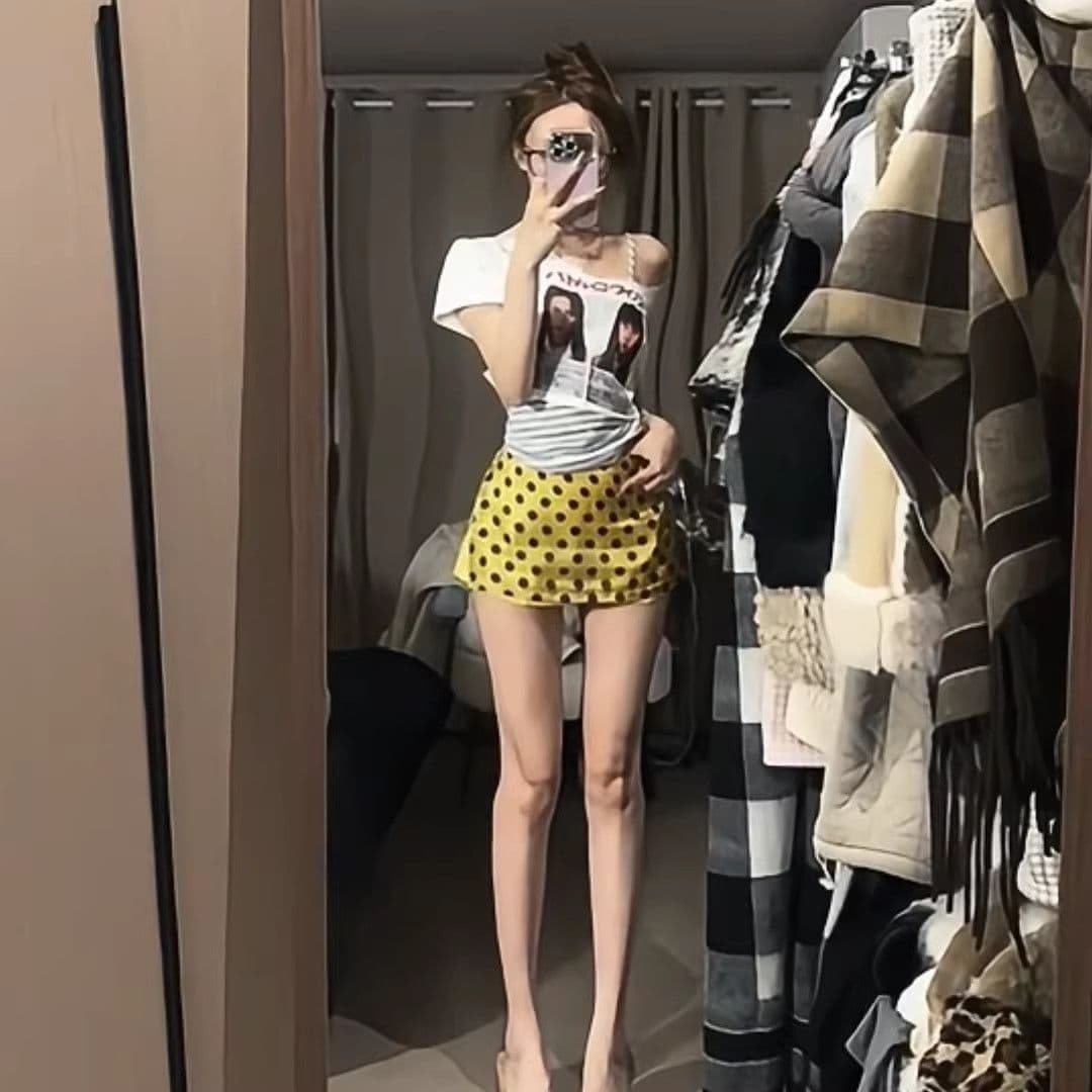 섹시함 바람 핫걸 ins 초상화 프린트 티셔츠 여성 여름 새로운 화이트 투피스 세트 쇼트 스타일 순수한 욕망 슬림해 보이는 맨위 상세 이미지 4