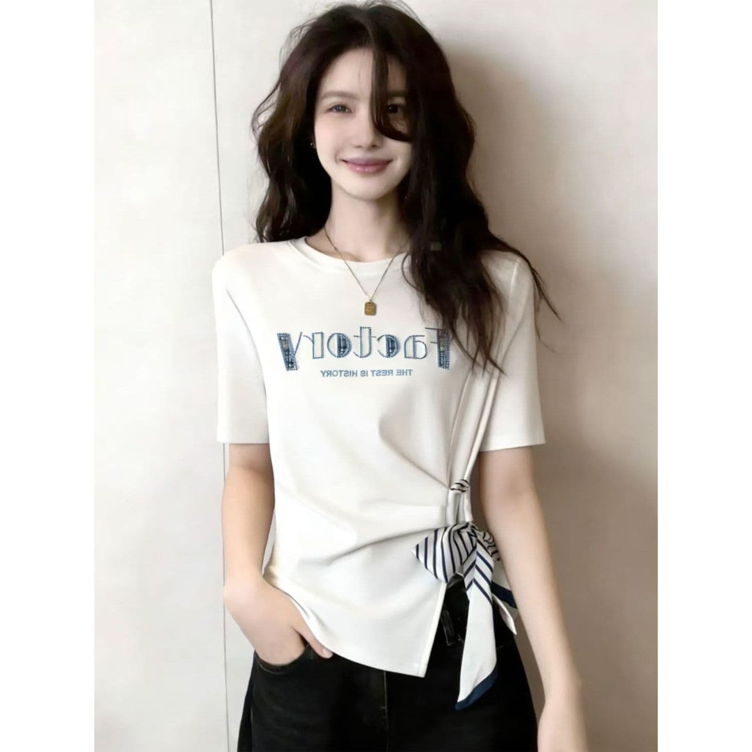 92 면 8 암모니아 Lun 디자인 센스 레이스업 티셔츠 알파벳 자수 Chic 스트라이프 나비 매듭 쇼트 스타일 연령 감소 맨위 상세 이미지 6
