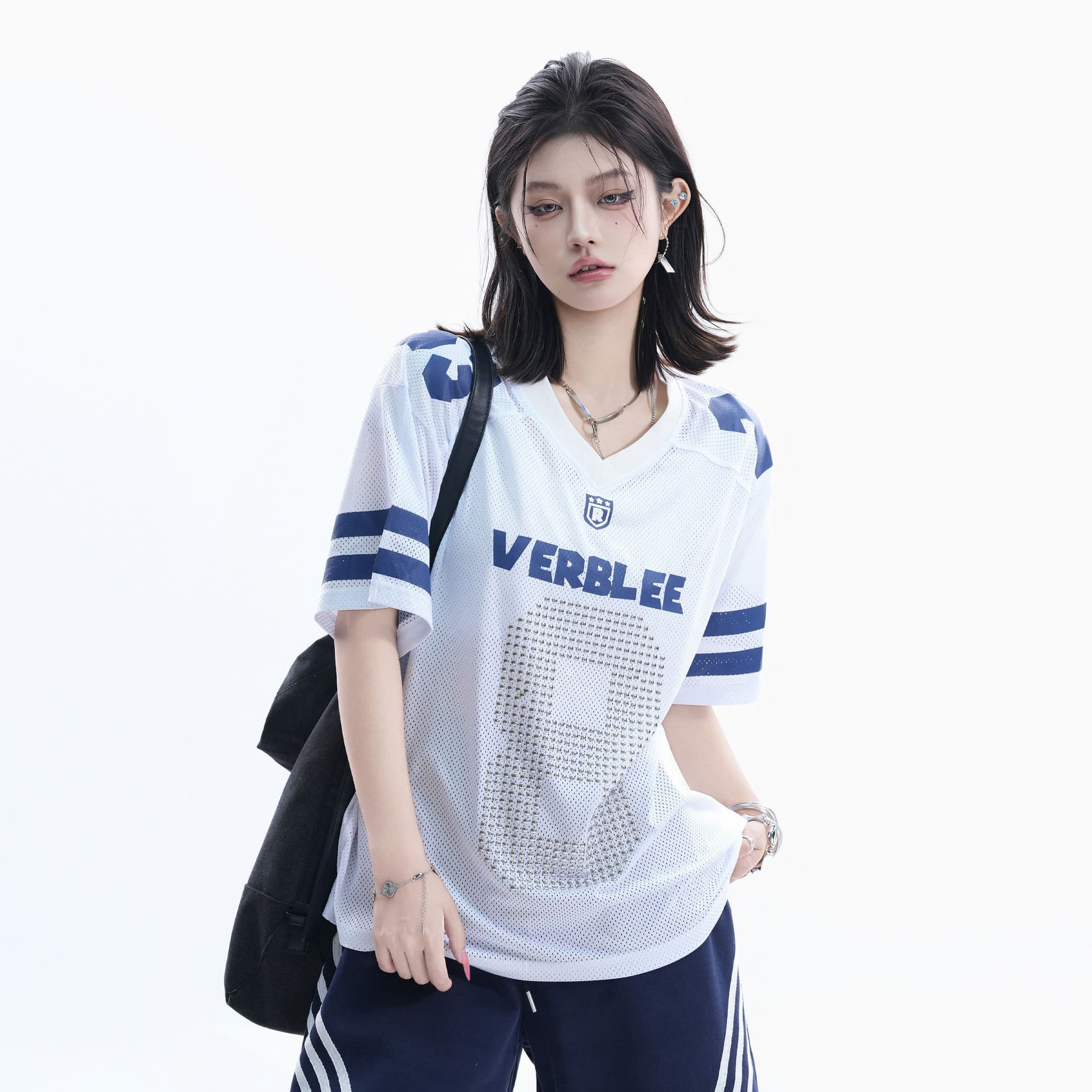 원본 것 프린트 뜨거운 구슬 보안 버클 알파벳 레트로 스타일 V넥 반팔 아메리칸 티셔츠 여성 검정색 상세 이미지 7