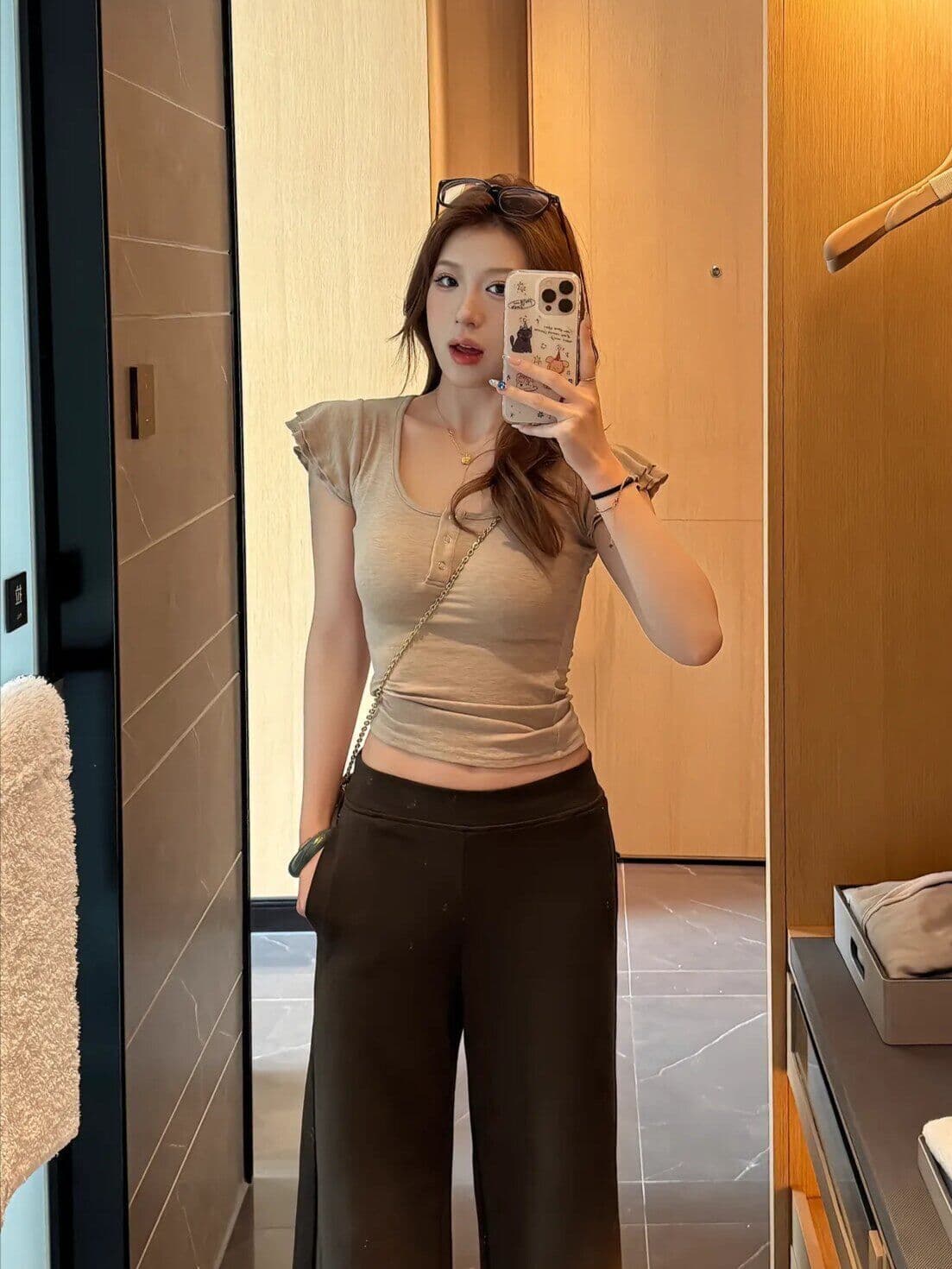 프랑스식 작은 날다 소매 프릴 u 칼라 조끼 몸매 가꾸기 슬림해 보이는 여름 회색 반팔 티셔츠 맨위 상세 이미지 3