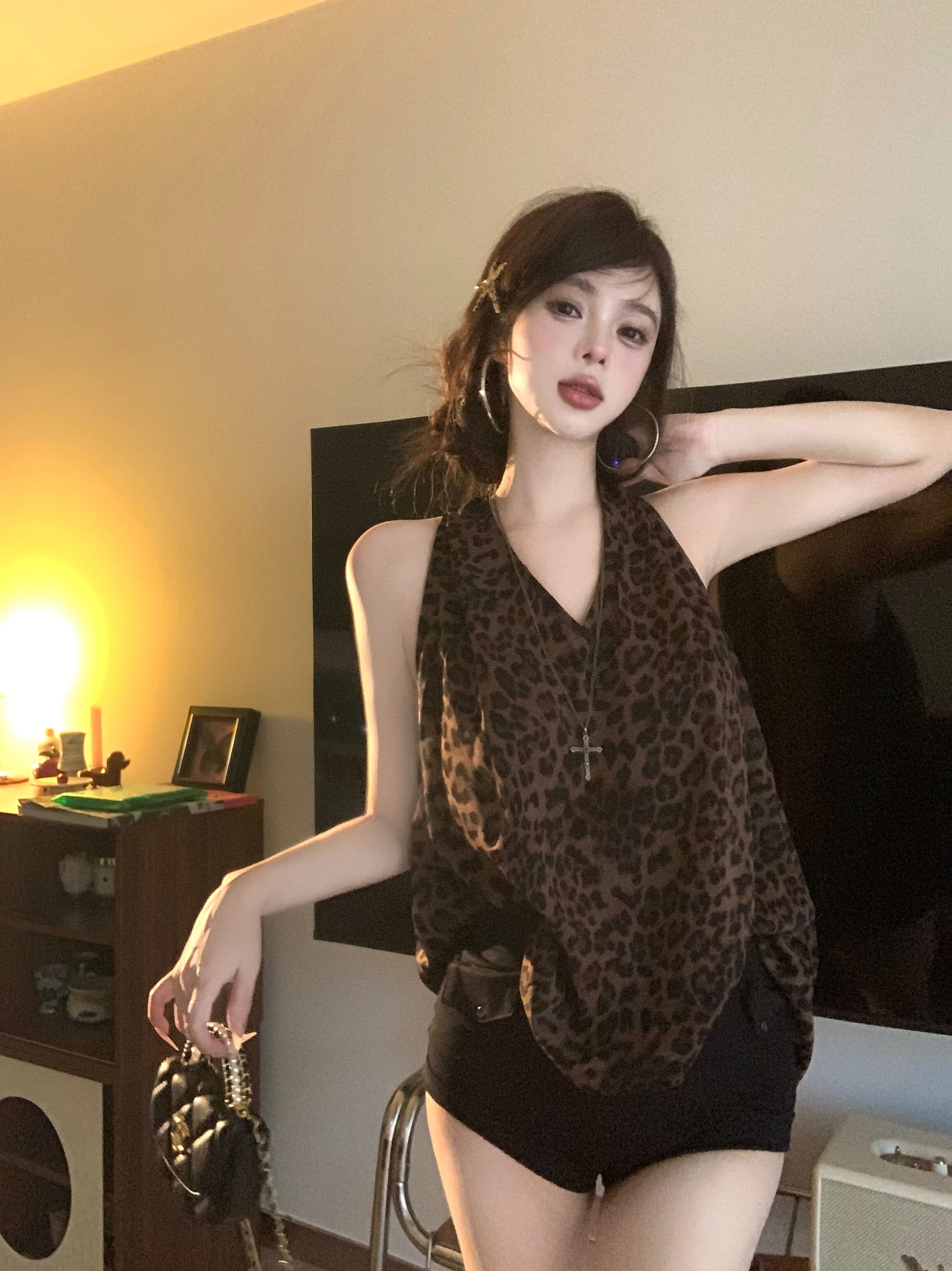 레트로 레오파드 무늬 백리스 행침 목 조끼 여성 2026 여름 새로운 패션 핫걸 바람 품격 V넥 슬립 맨위 이미지 2